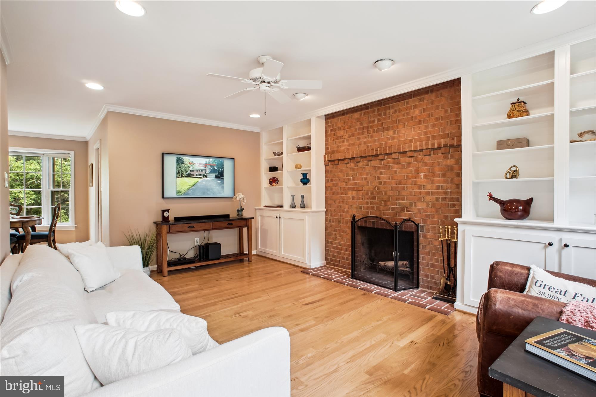 LOCUST HILL - Residential