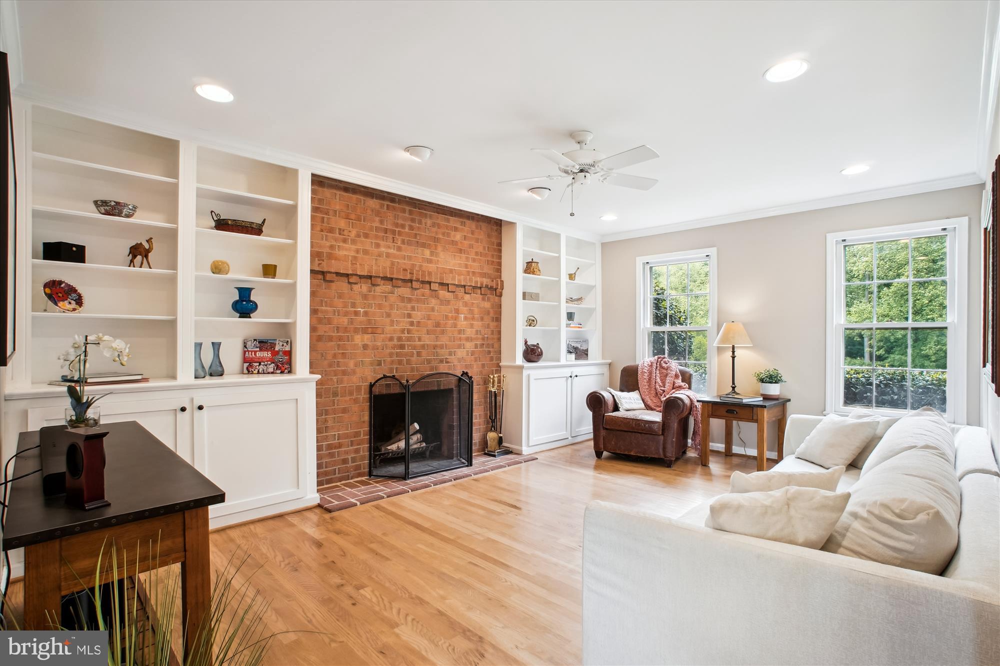 LOCUST HILL - Residential