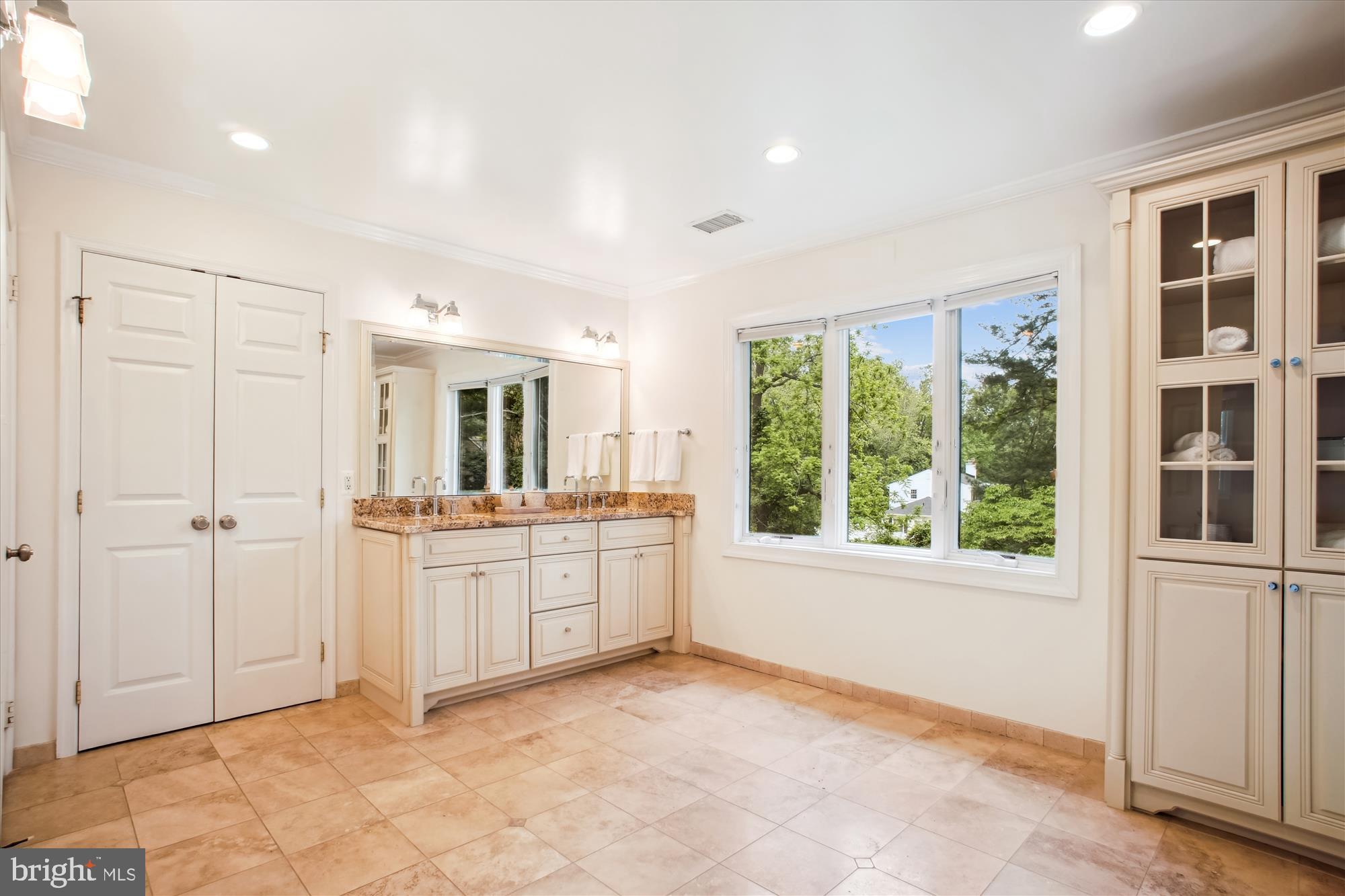 LOCUST HILL - Residential