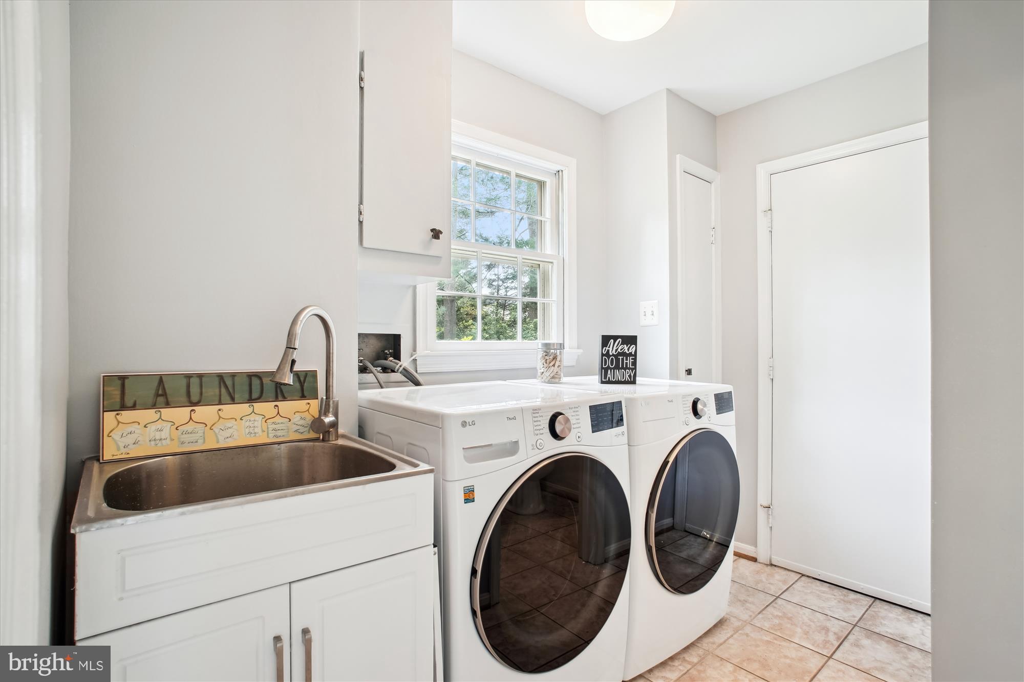 LOCUST HILL - Residential