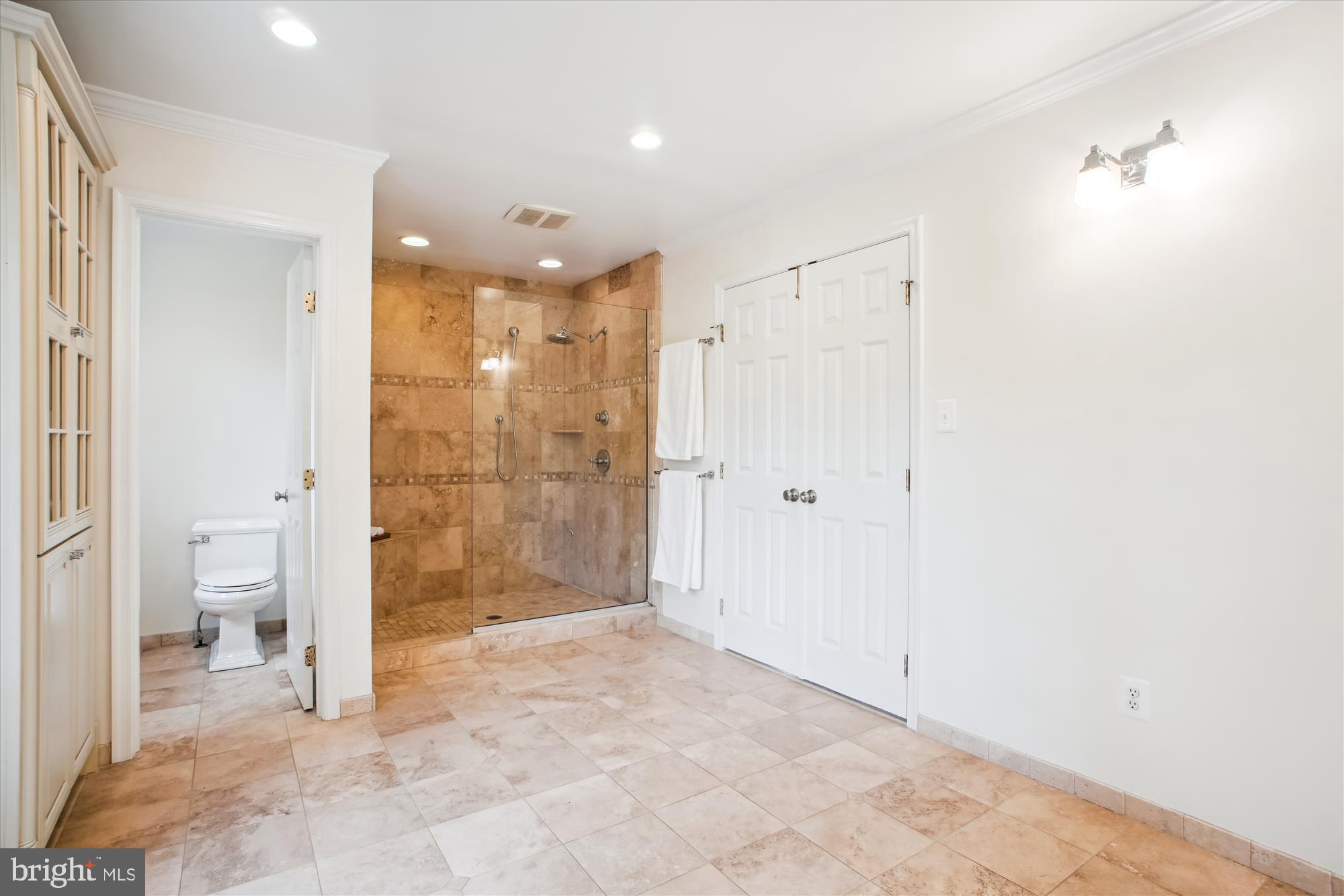 LOCUST HILL - Residential