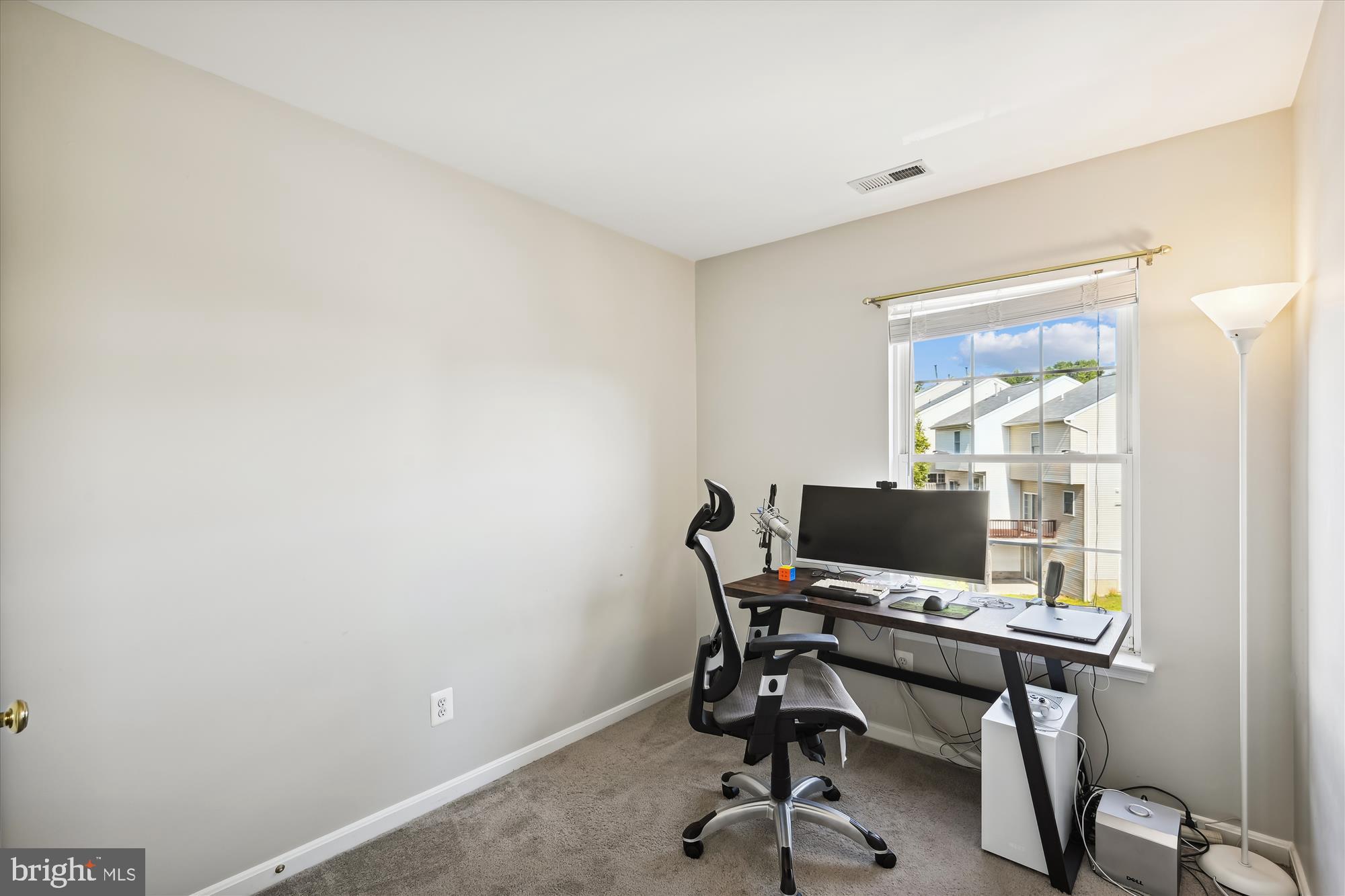 RIDGE COMMONS - Residential Lease