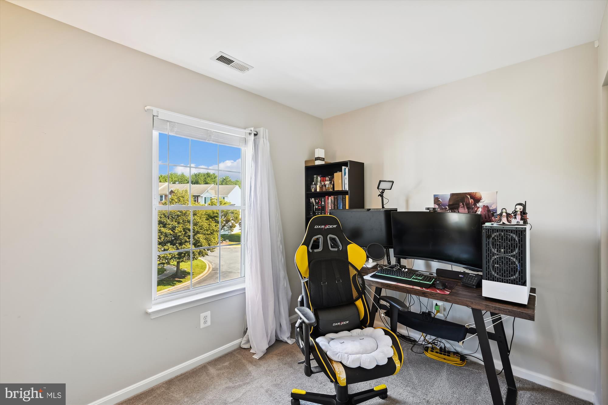 RIDGE COMMONS - Residential Lease