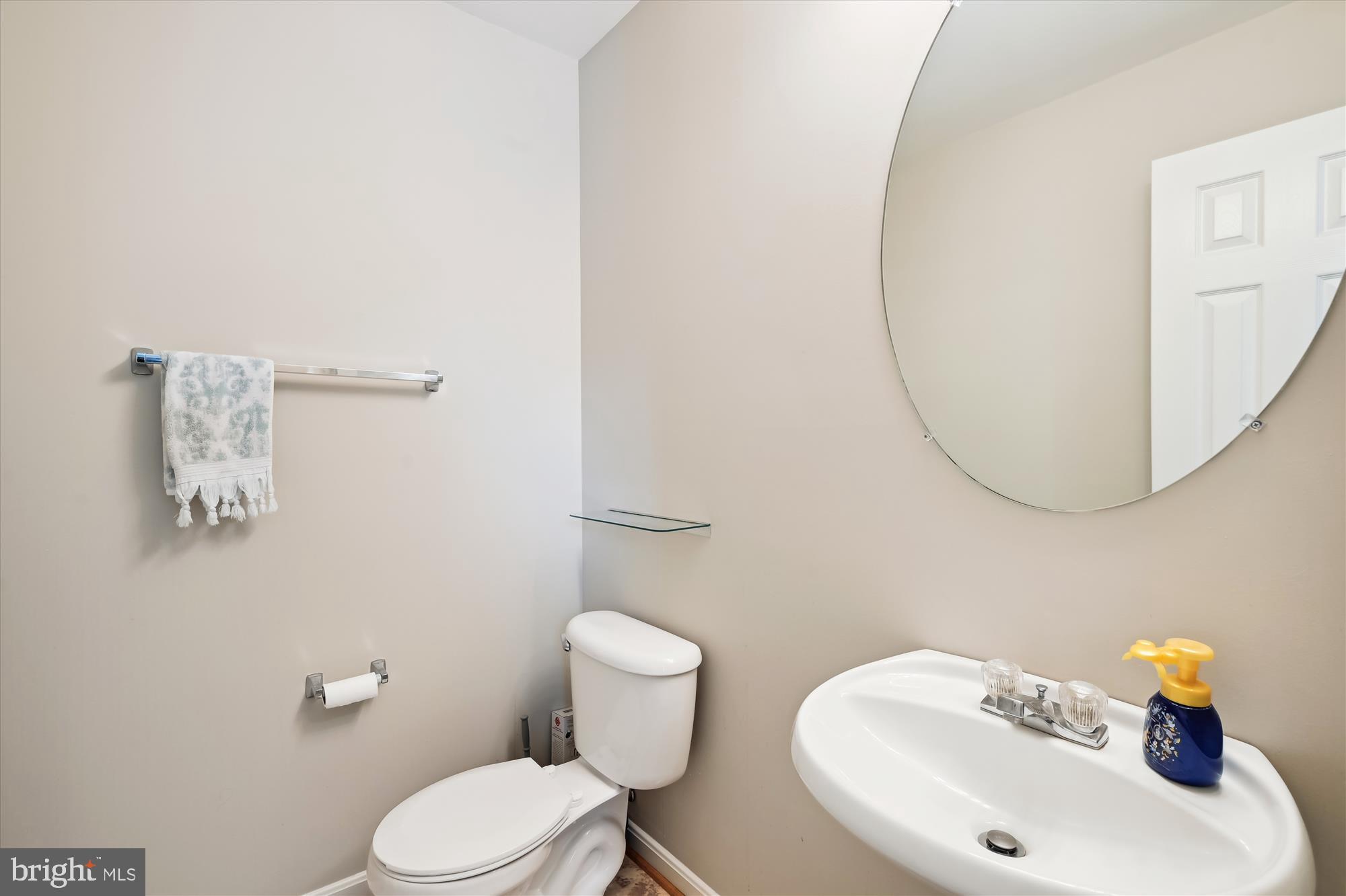 RIDGE COMMONS - Residential Lease