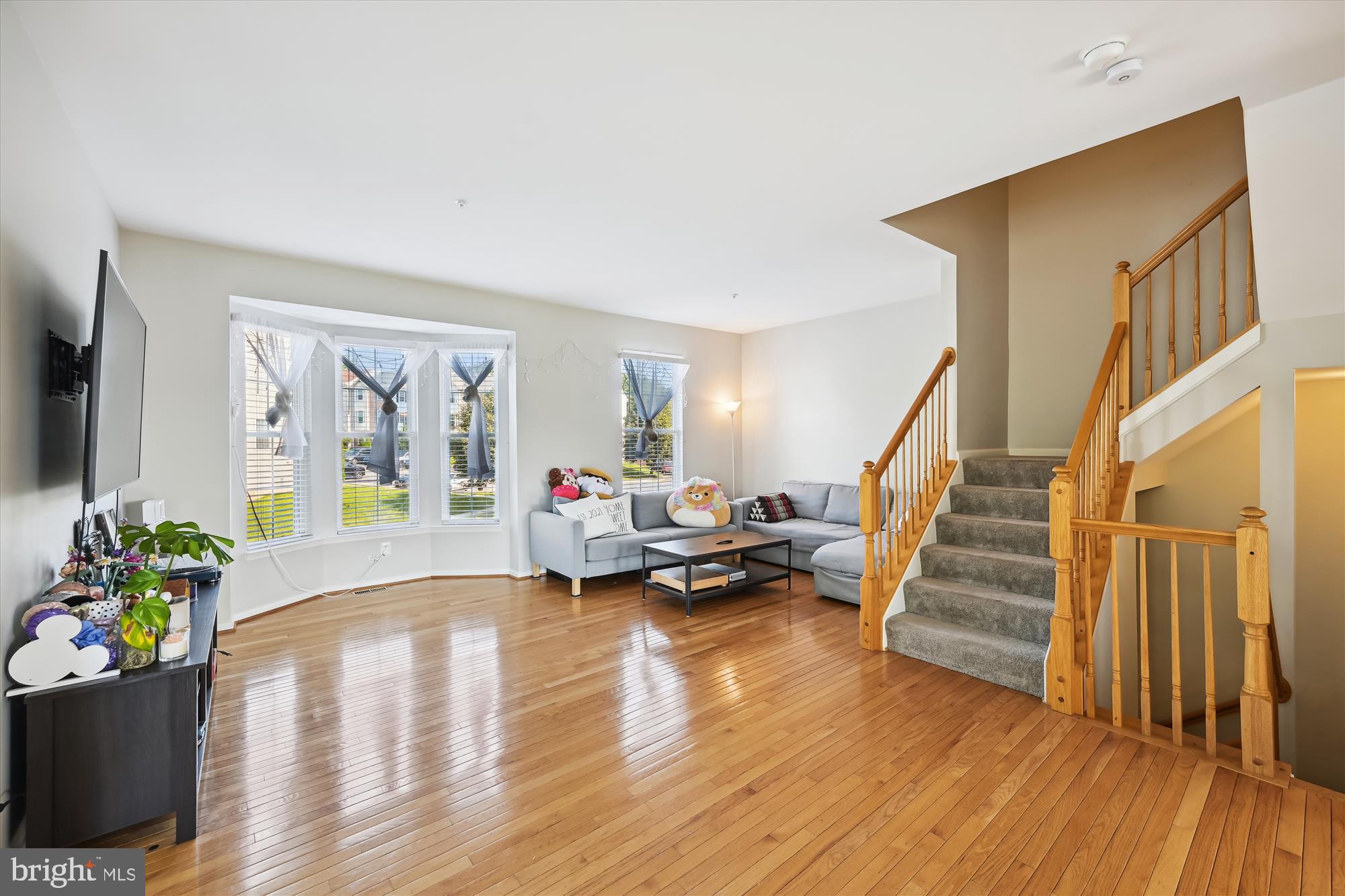 RIDGE COMMONS - Residential Lease