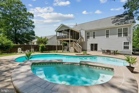 202 Forest Avenue, Colonial Beach, VA MLS: VAWE2008880