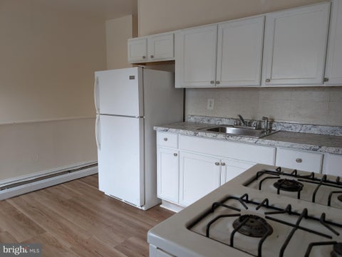 Condo For Rent - 646 Chestnut Street #3<br/> POTTSTOWN, PA 19464