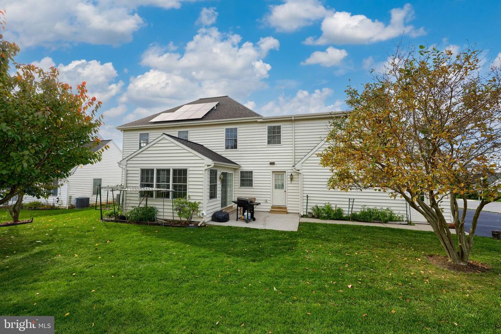 Photo of 600 SPRING HOLLOW DR, NEW HOLLAND, PA 17557 (MLS # PALA2026906)