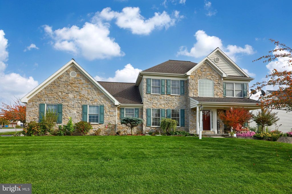 Photo of 600 SPRING HOLLOW DR, NEW HOLLAND, PA 17557 (MLS # PALA2026906)