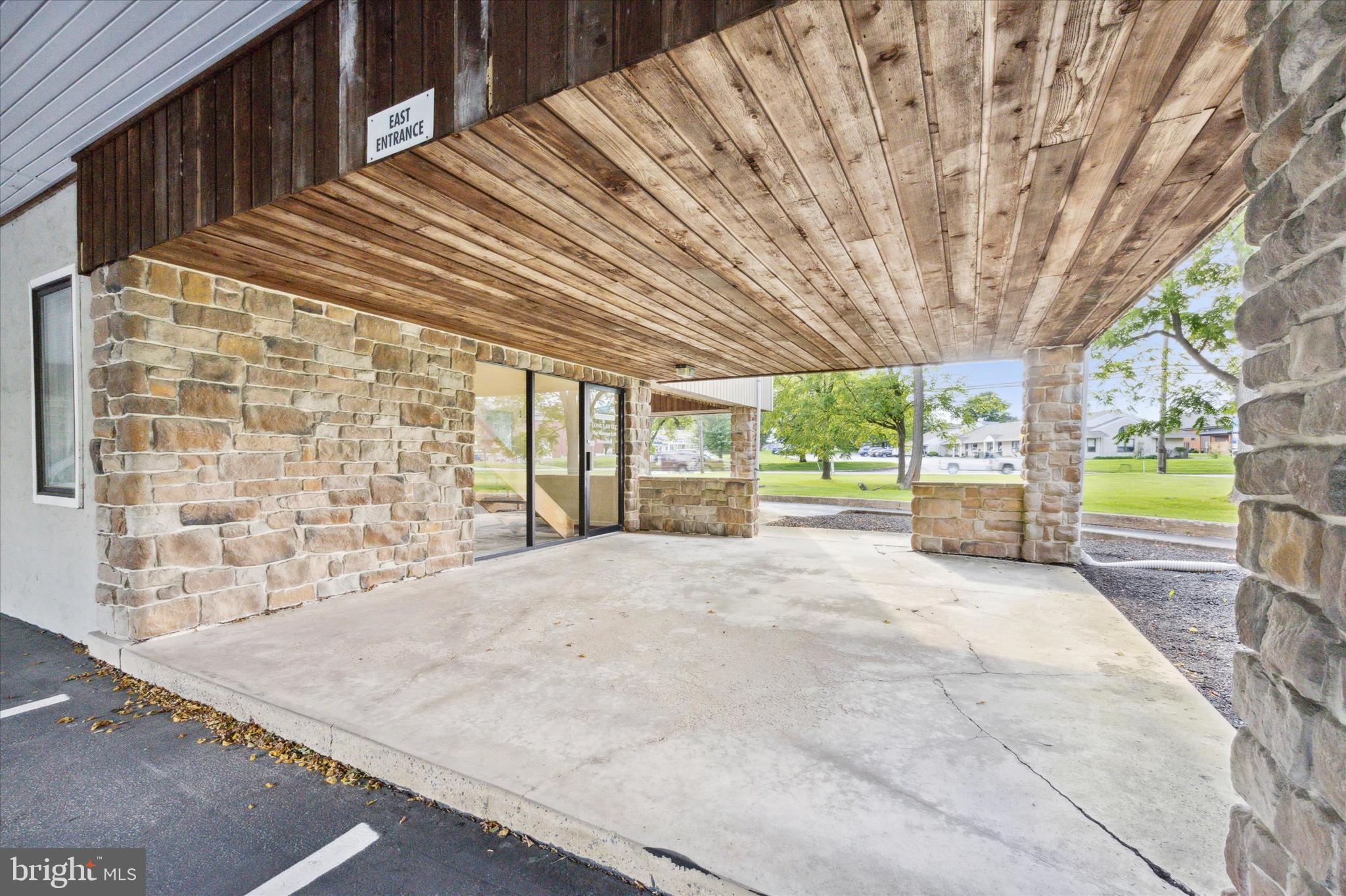 558 W UWCHLAN AVENUE