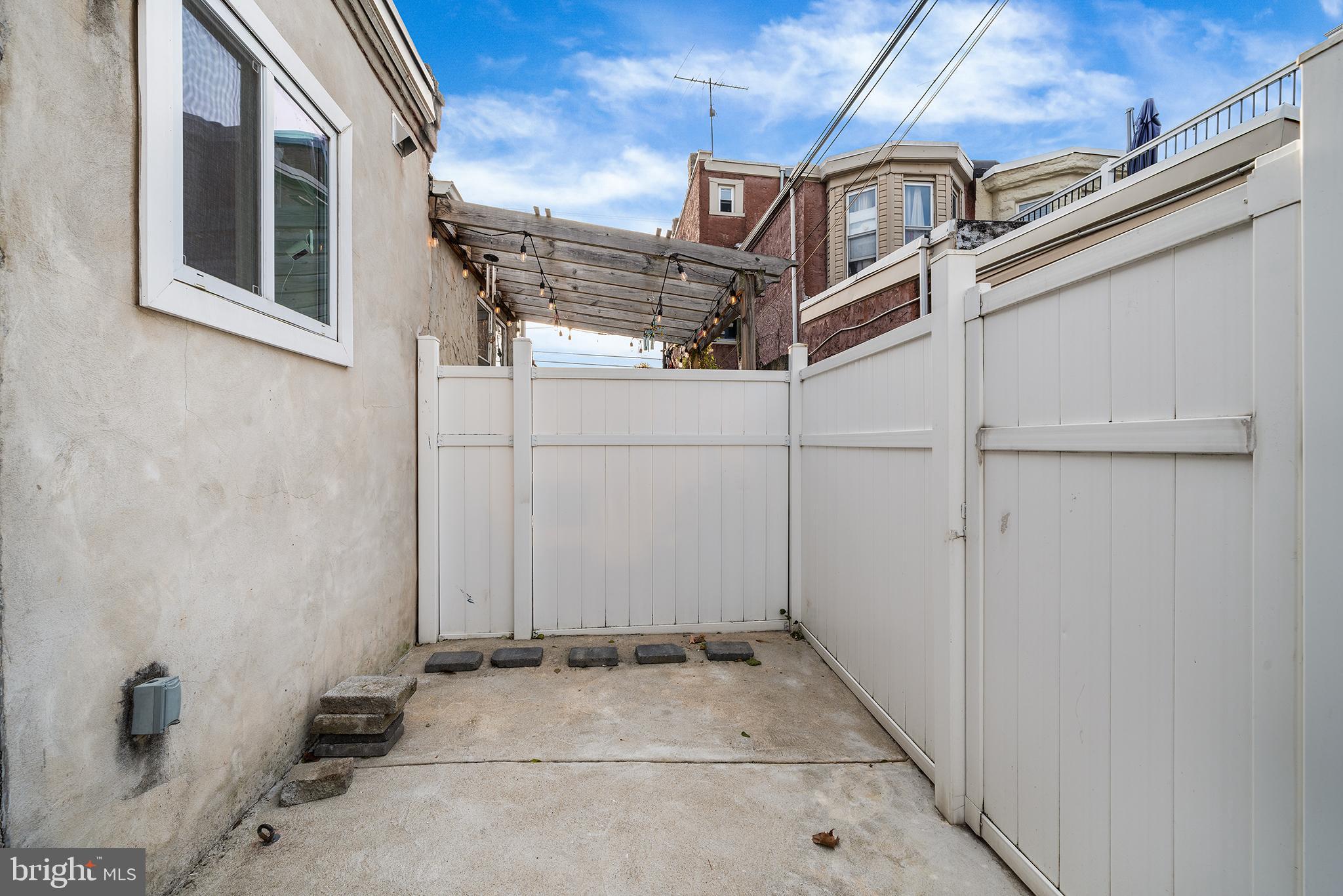 EAST KENSINGTON - Residential Lease