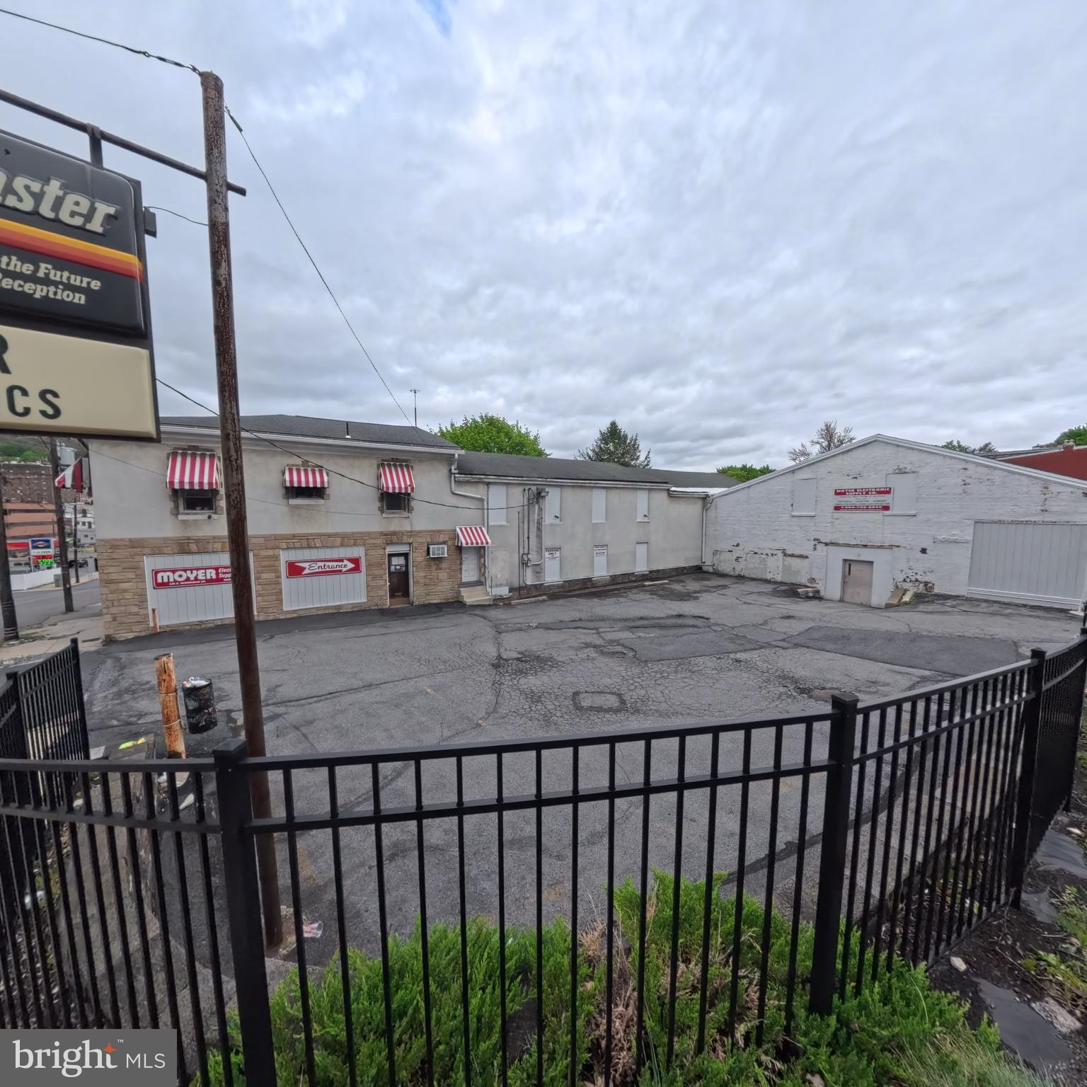 330 E NORWEGIAN STREET