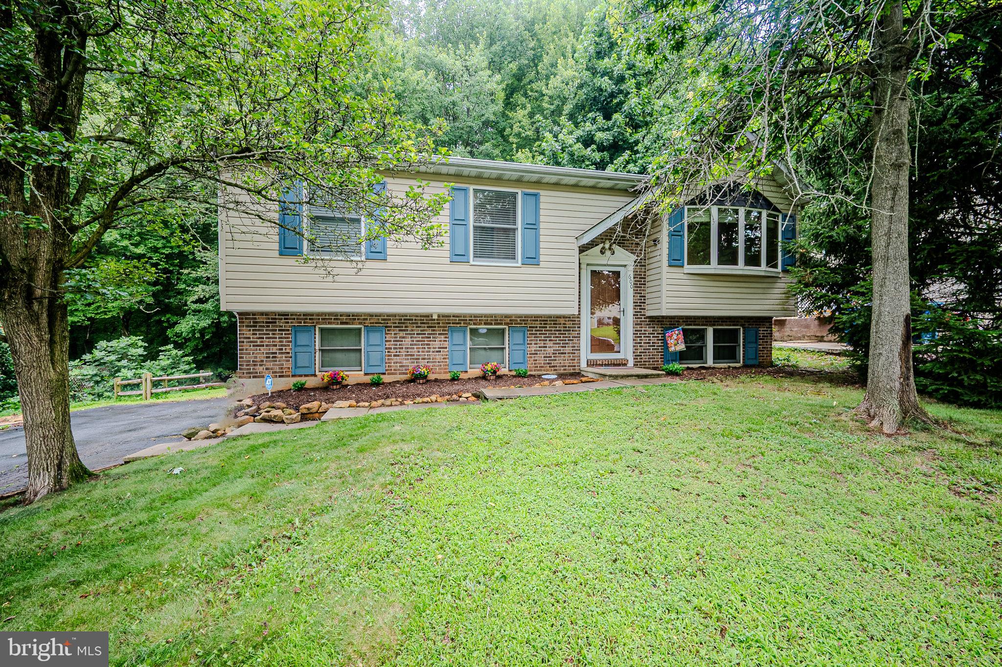 600 GRAY MOUNT CIRCLE