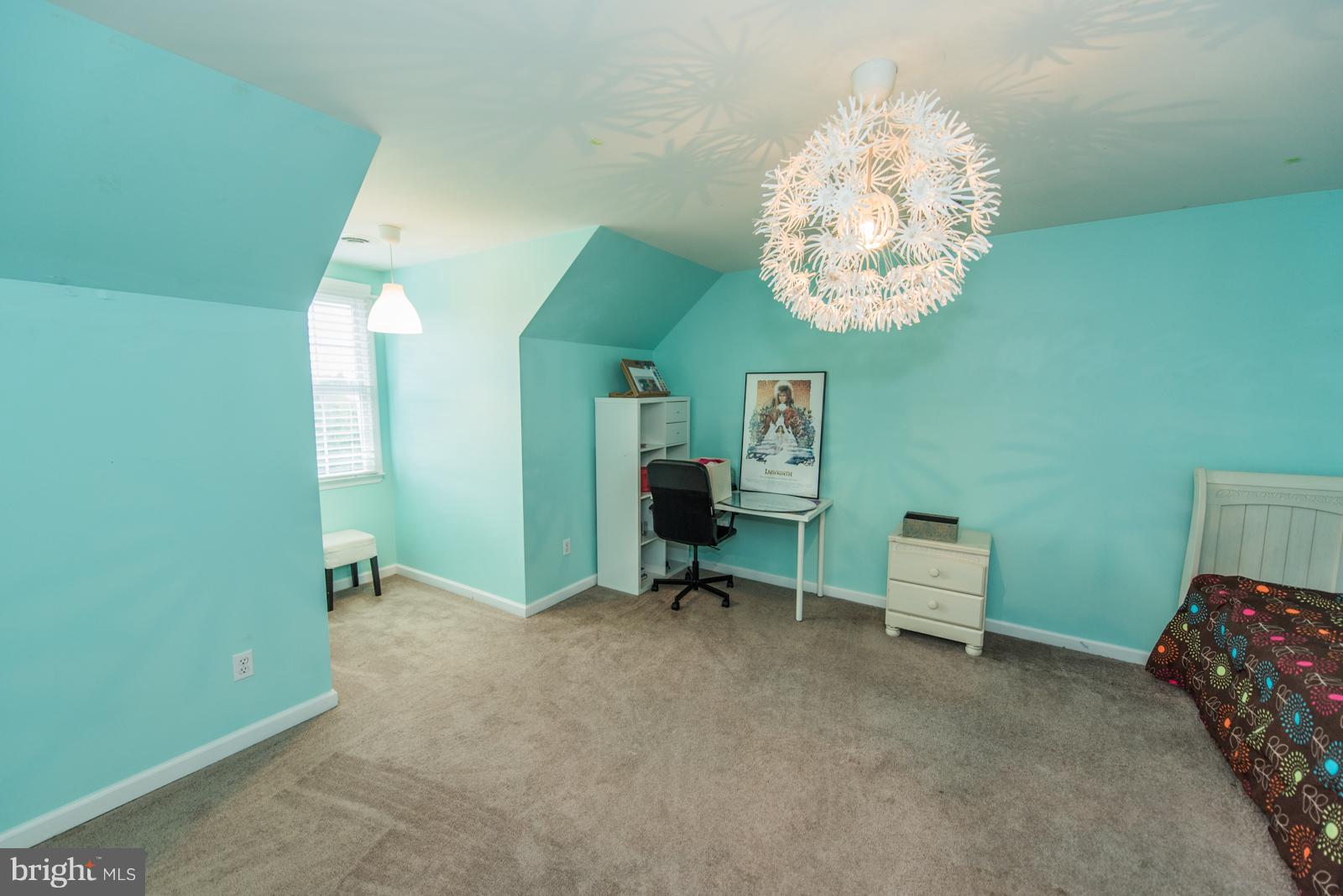 WALTON WOODS - Residential