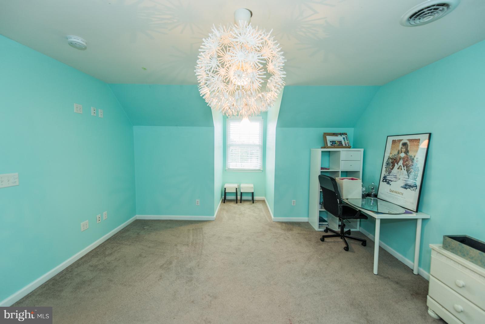 WALTON WOODS - Residential