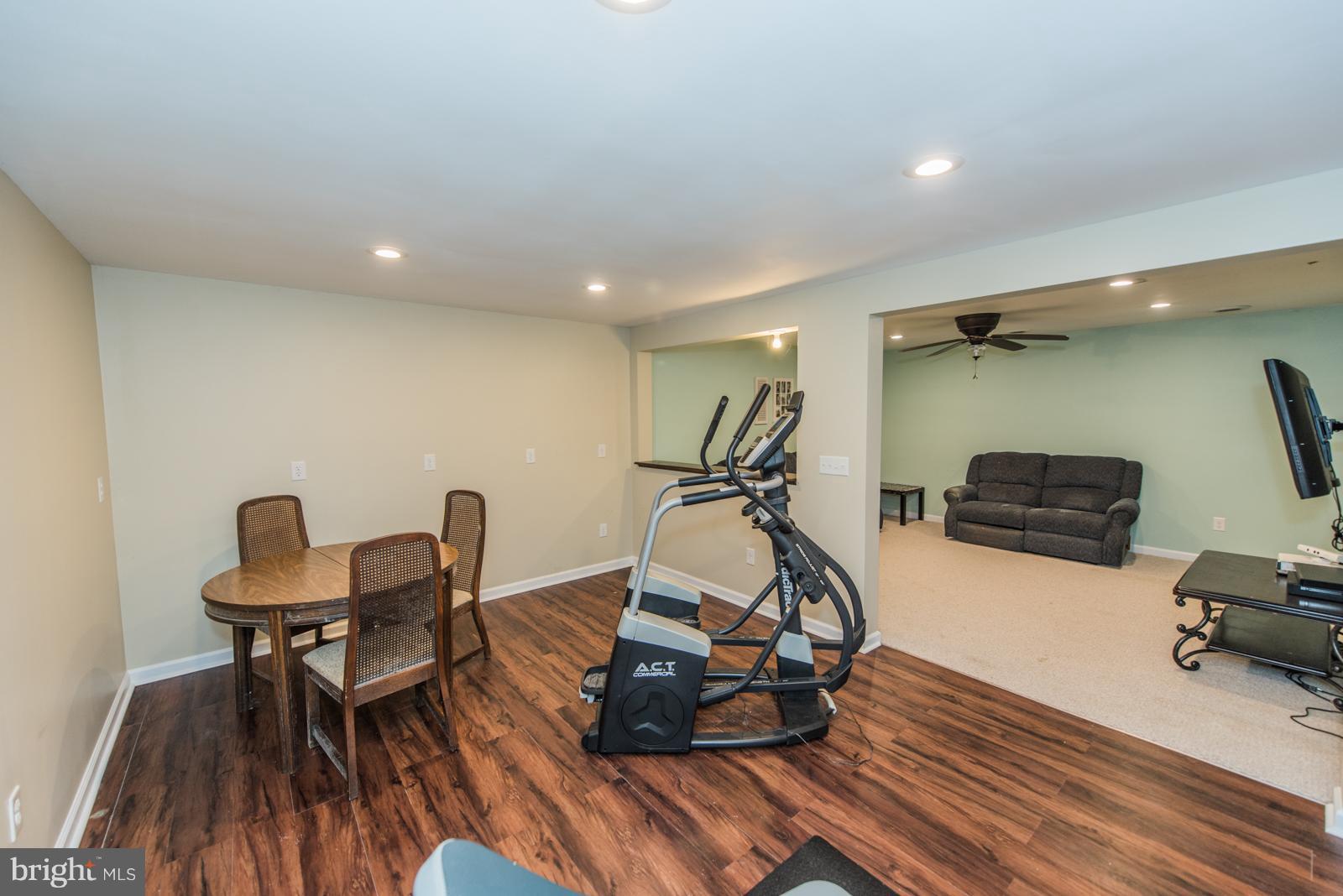 WALTON WOODS - Residential