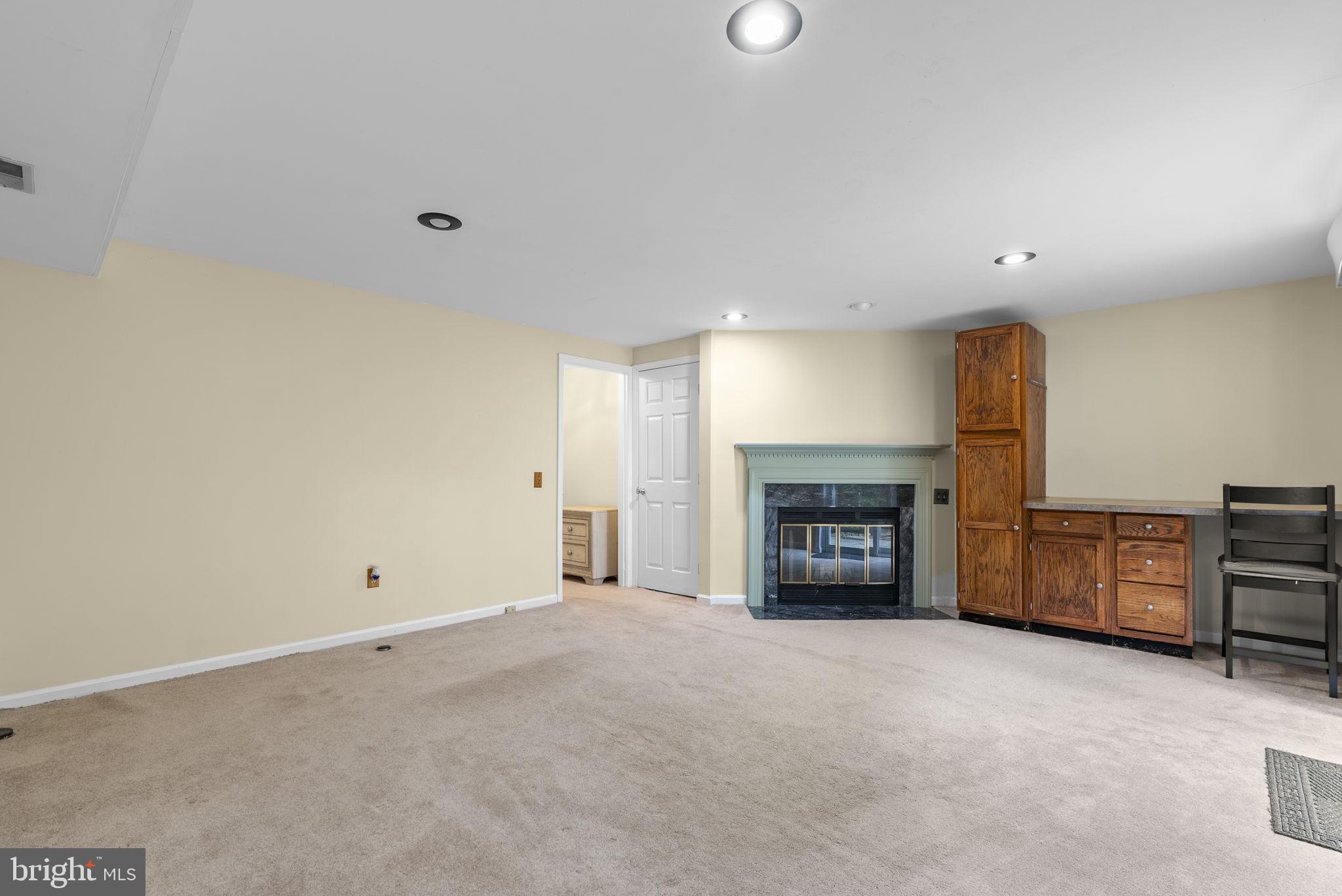 SOCIETY CIRCLE - Residential