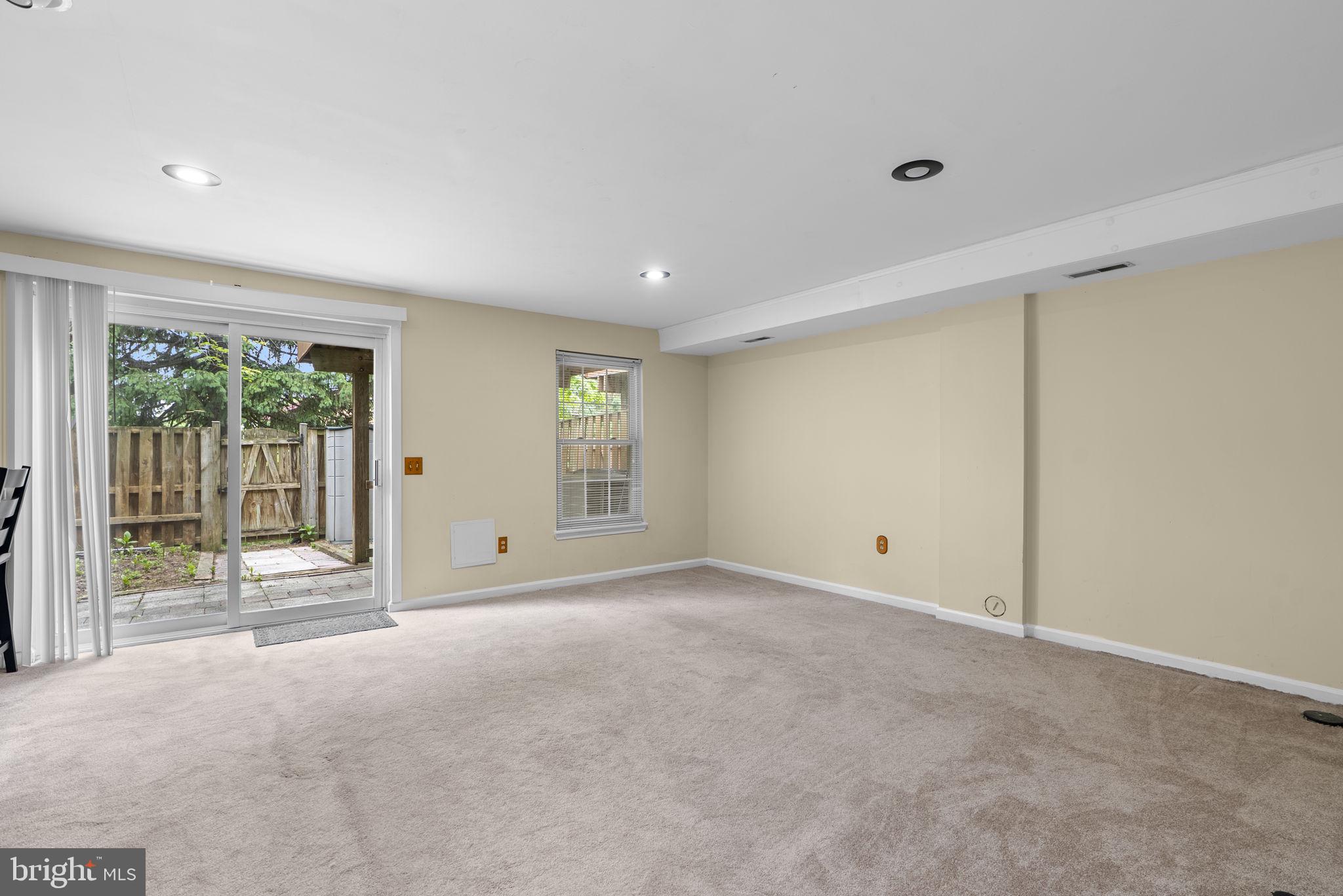 SOCIETY CIRCLE - Residential