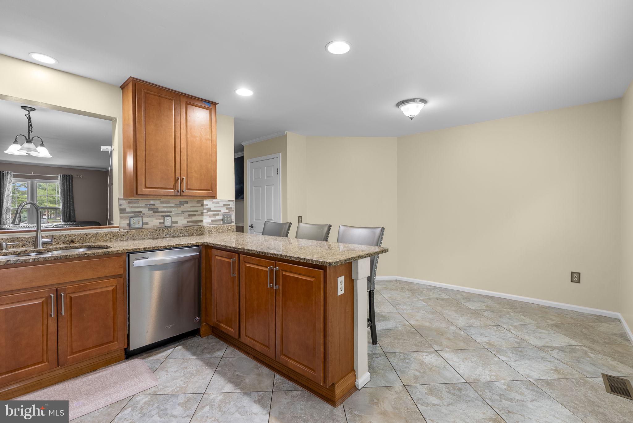 SOCIETY CIRCLE - Residential