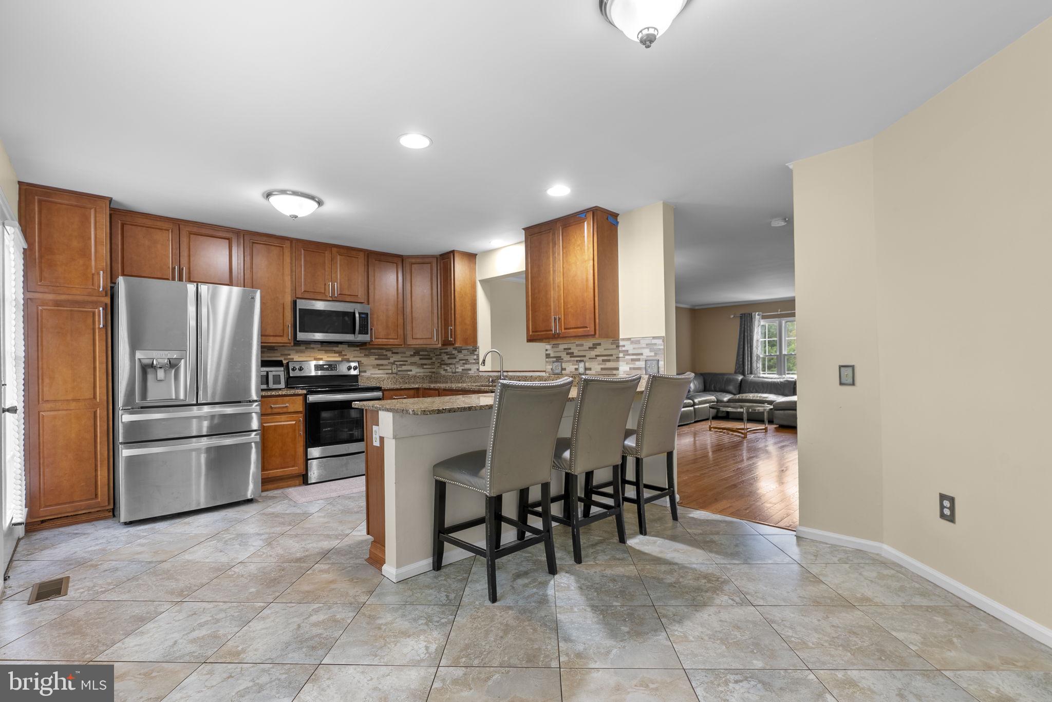SOCIETY CIRCLE - Residential