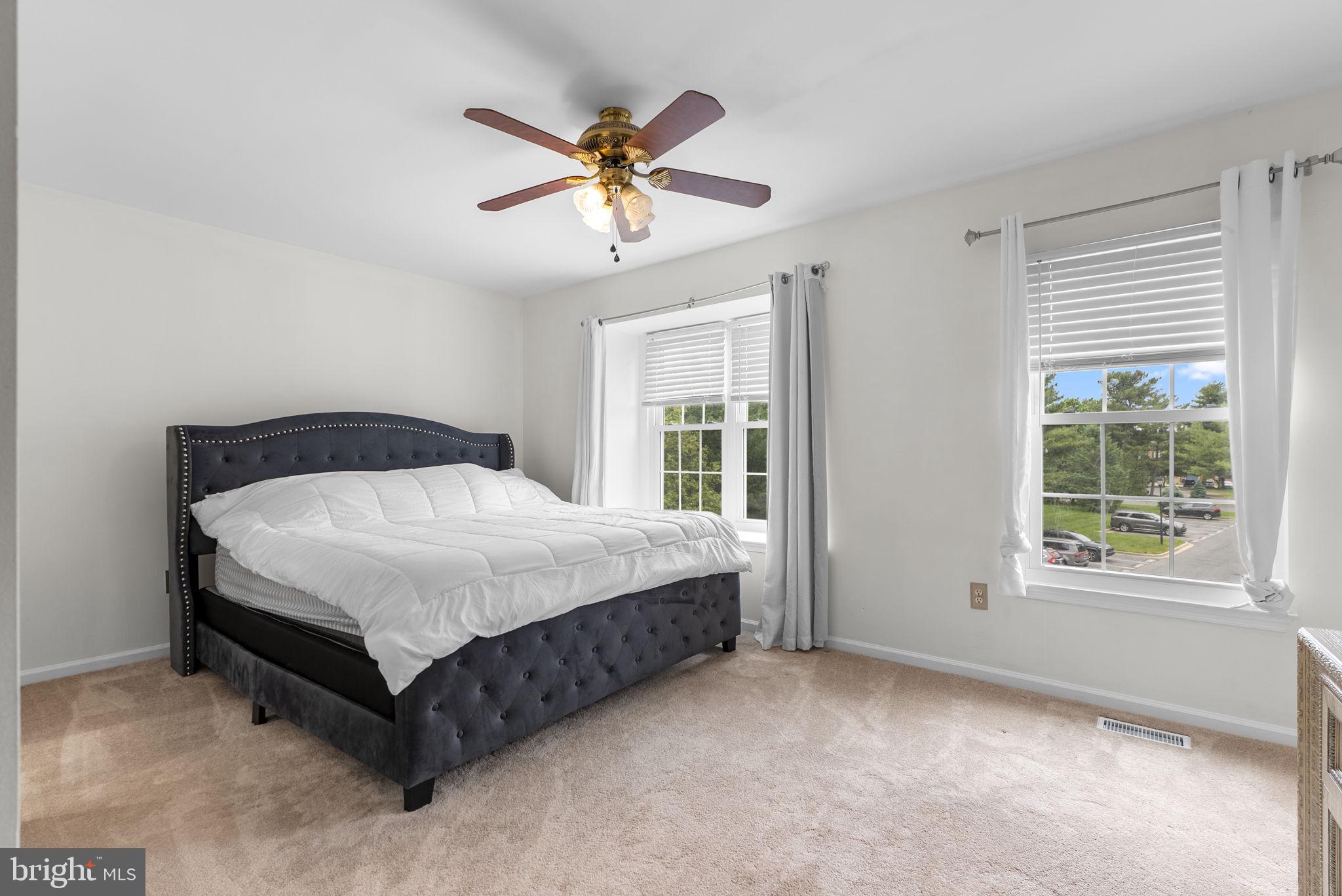 SOCIETY CIRCLE - Residential