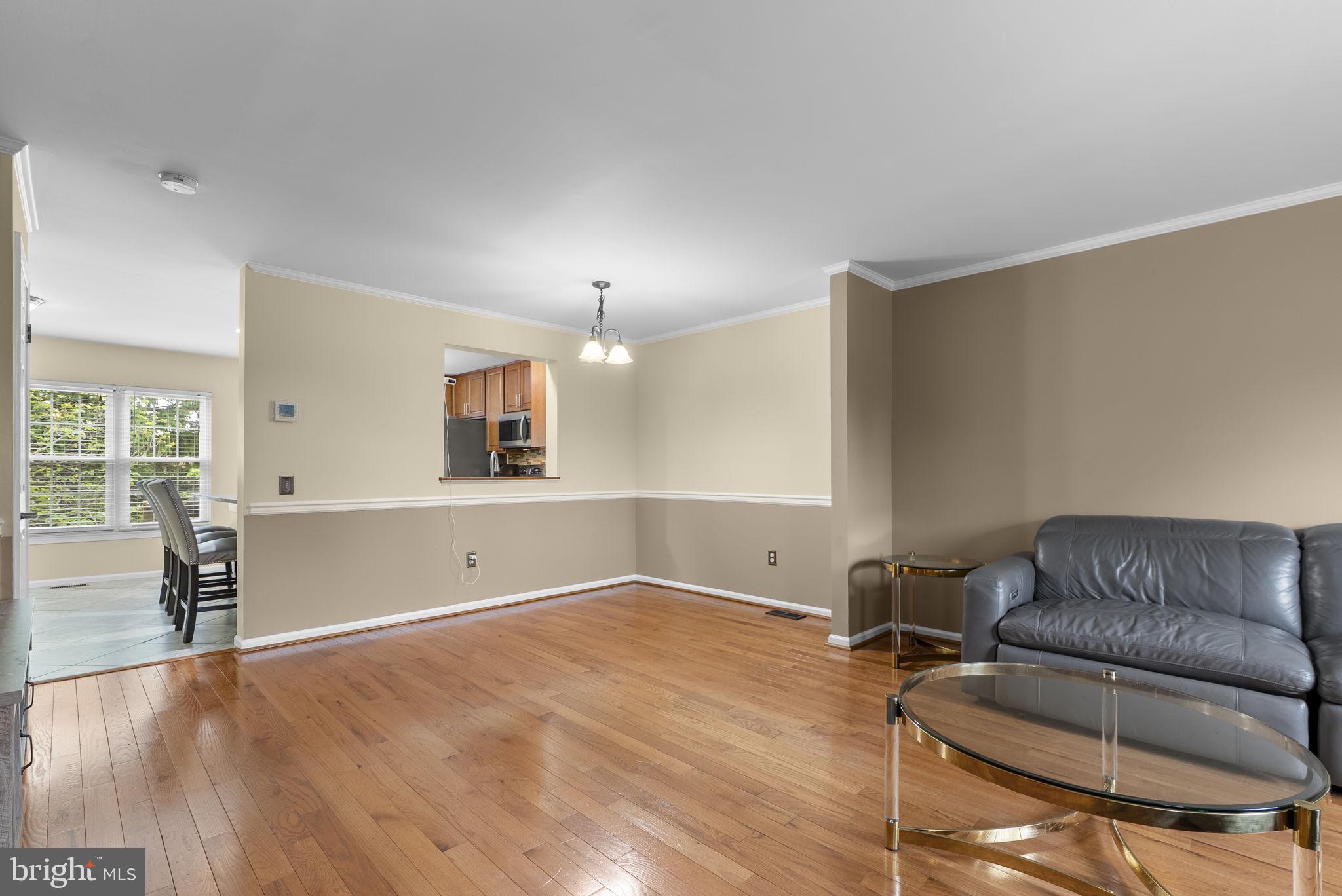 SOCIETY CIRCLE - Residential