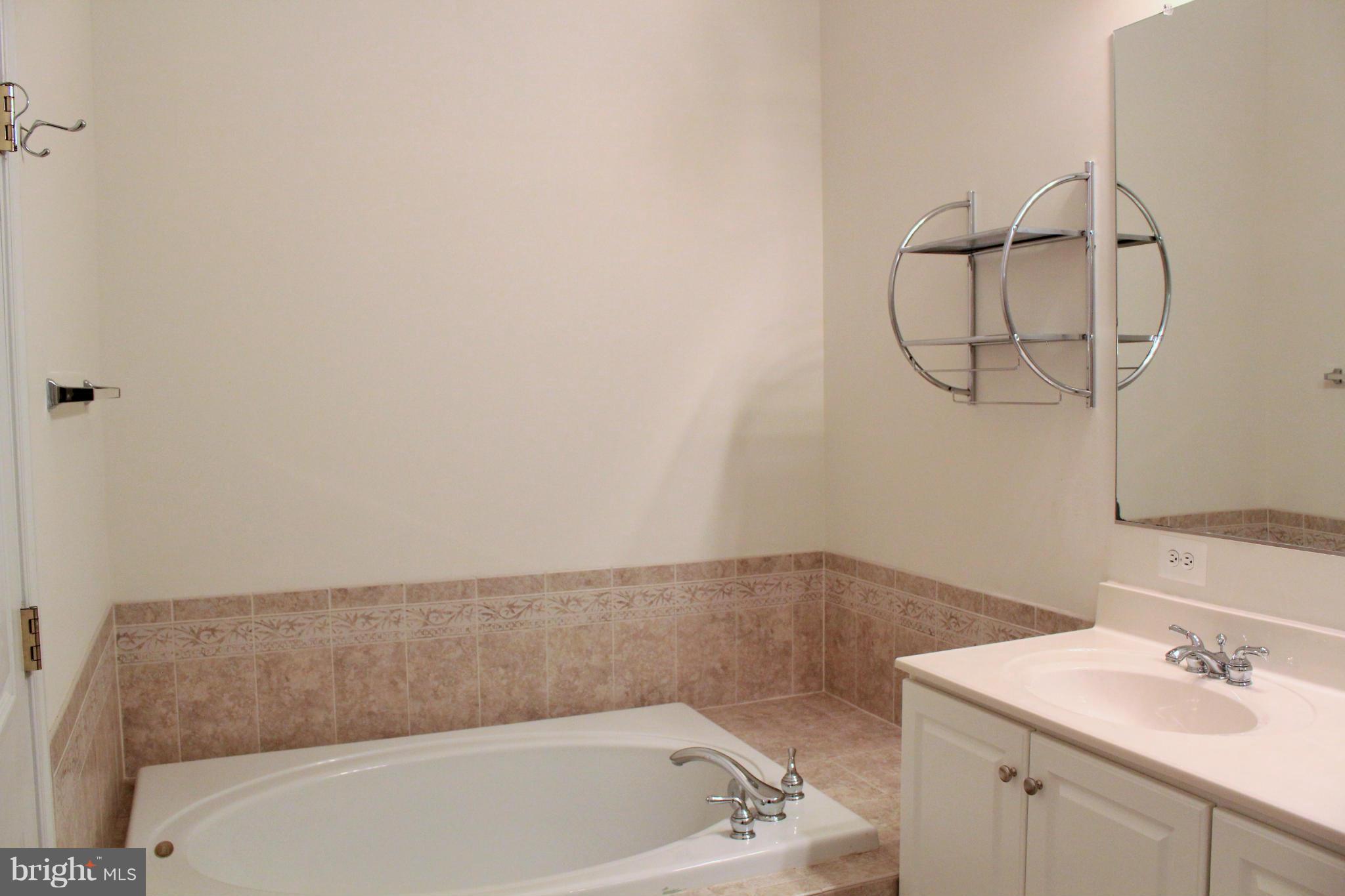 VILLAGES OF URBANA - Residential Lease