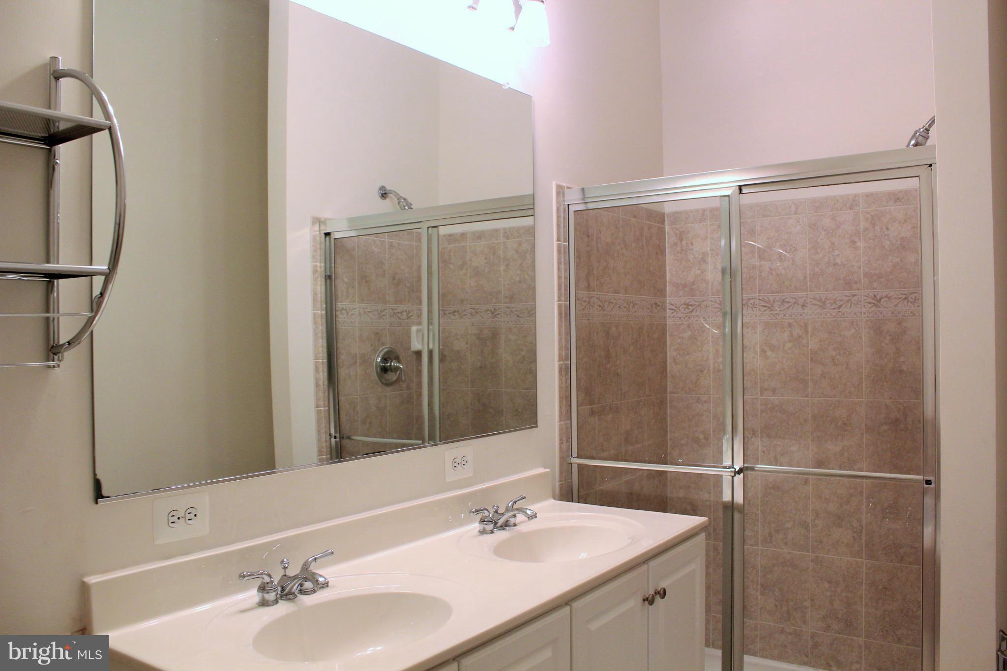 VILLAGES OF URBANA - Residential Lease