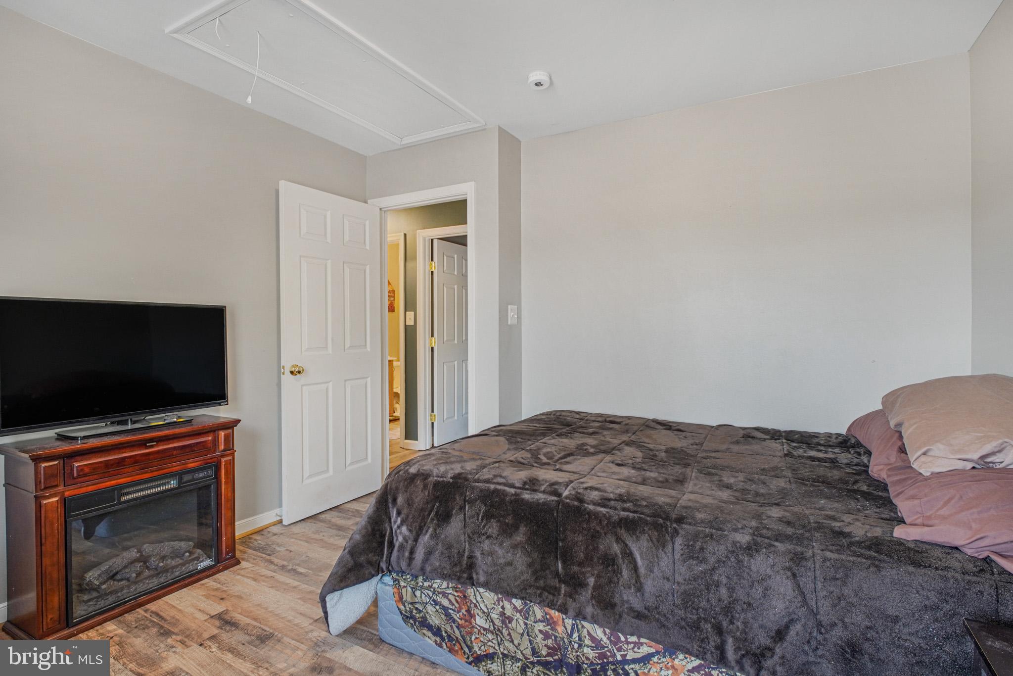 CAROLINE PINES - Residential