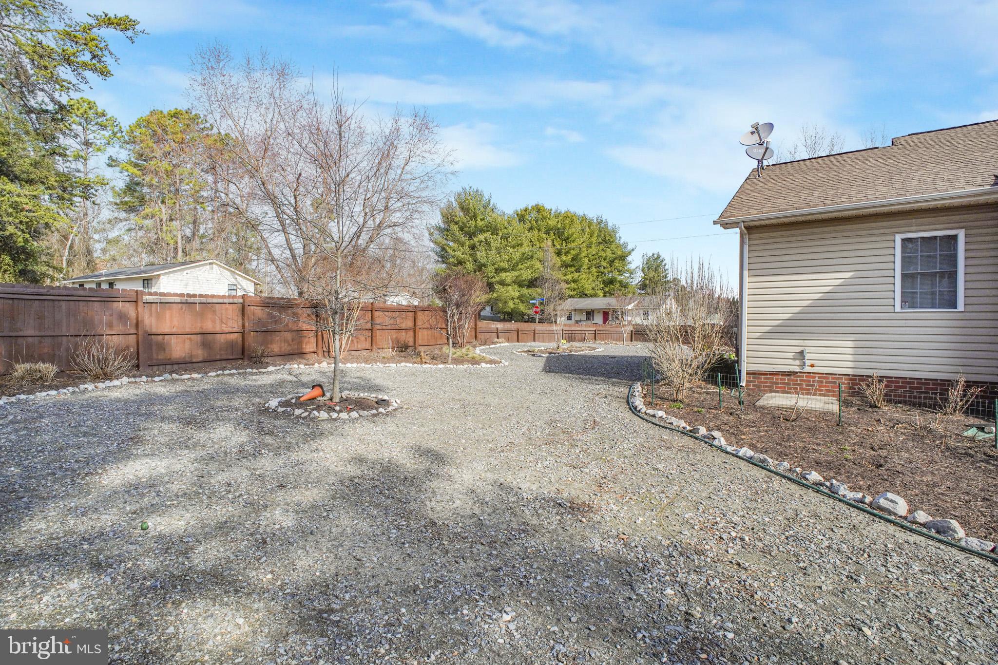 CAROLINE PINES - Residential