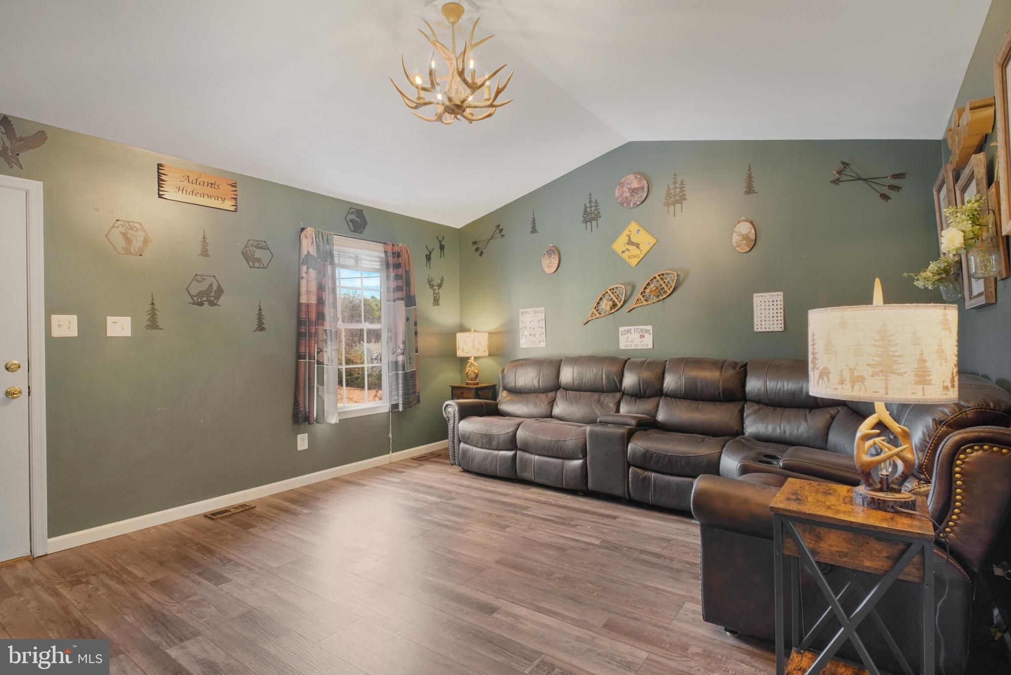 CAROLINE PINES - Residential