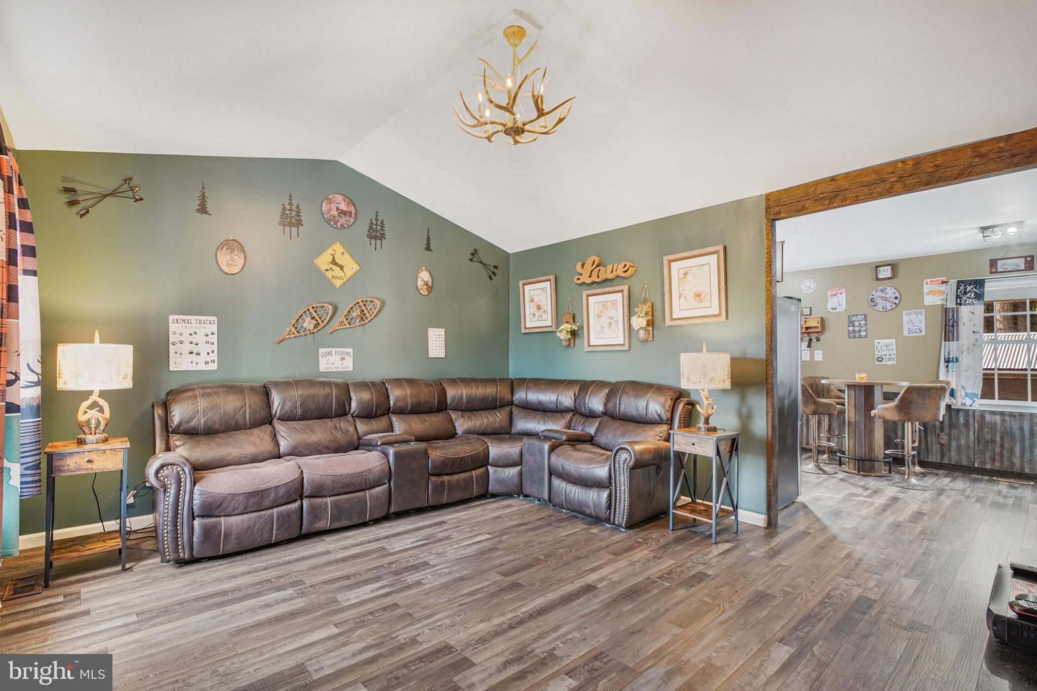 CAROLINE PINES - Residential