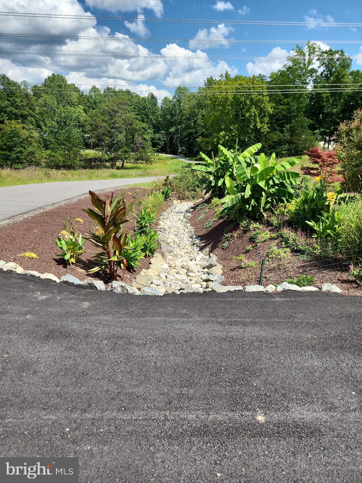 CAROLINE PINES - Residential