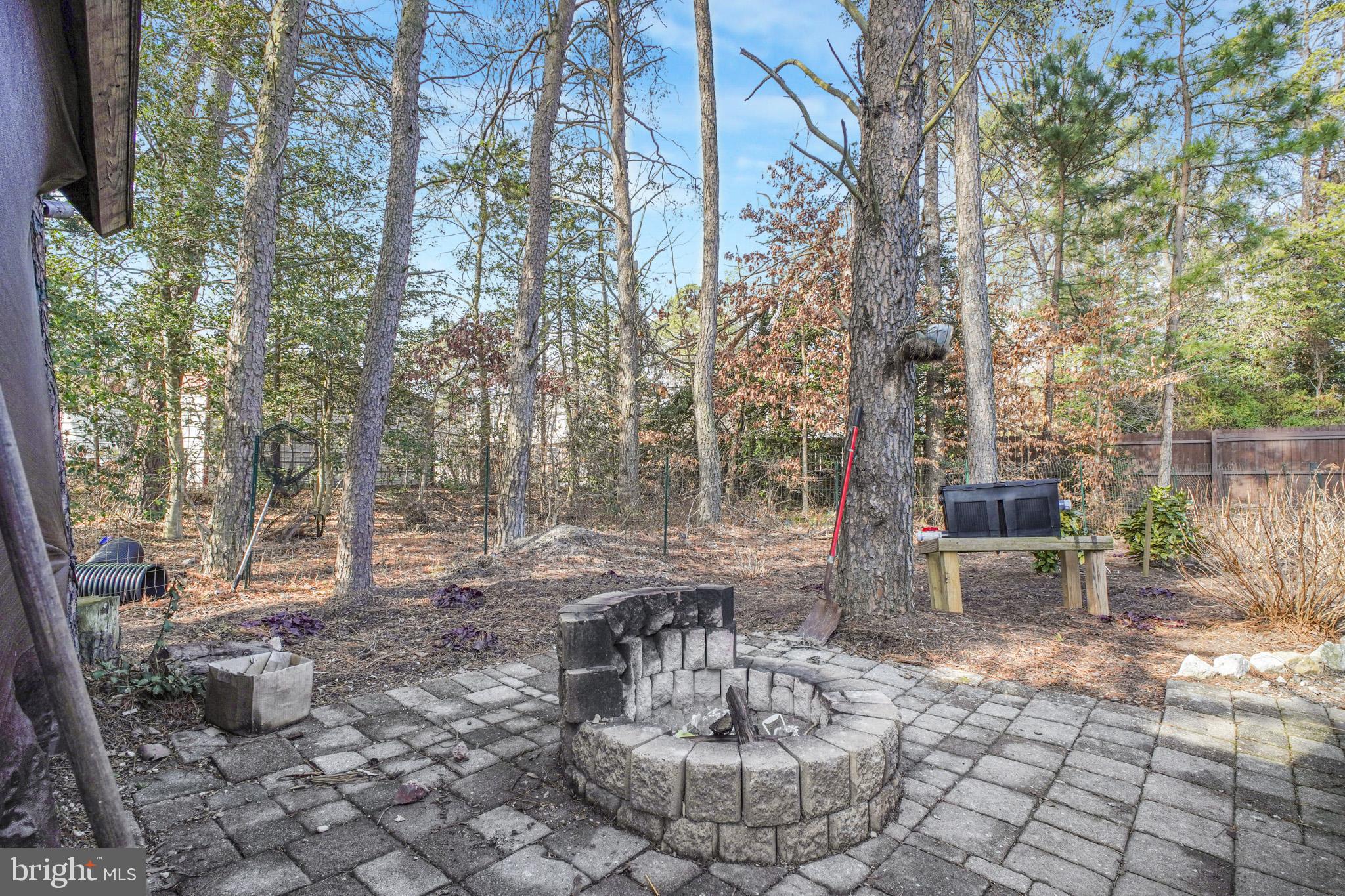 CAROLINE PINES - Residential