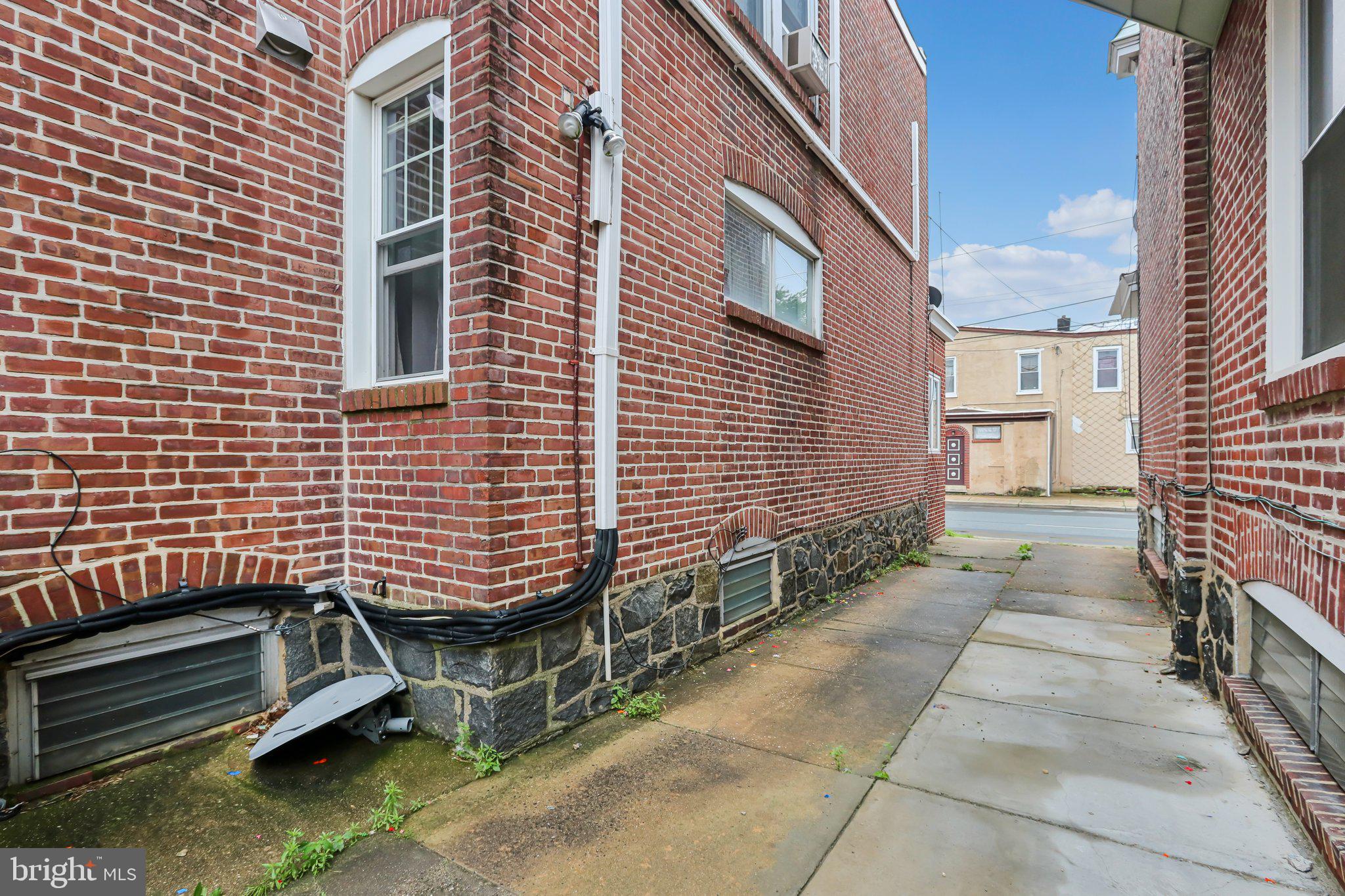 LITTLE ITALY - Residential