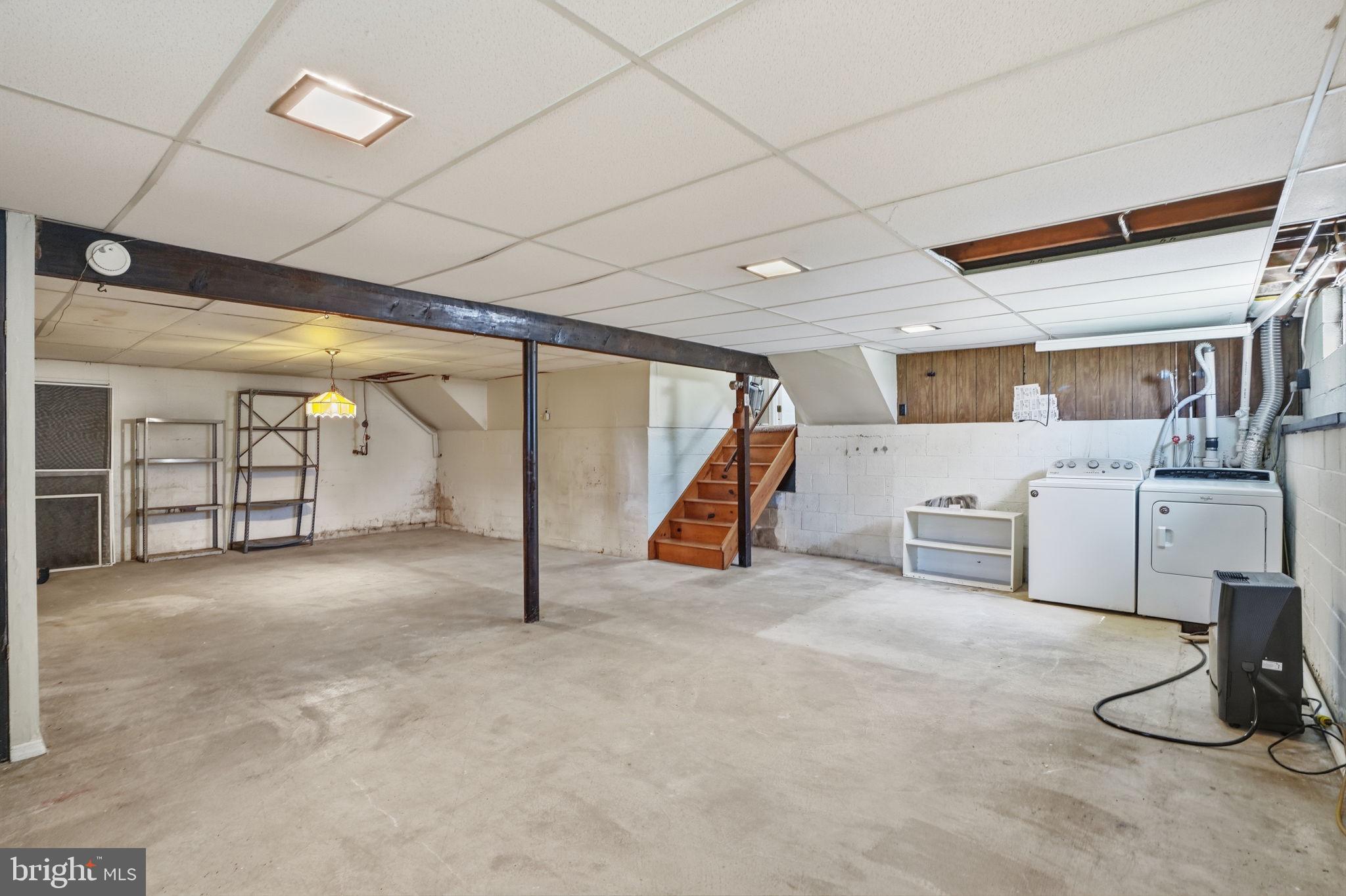 HEDGEROW WOODS - Residential