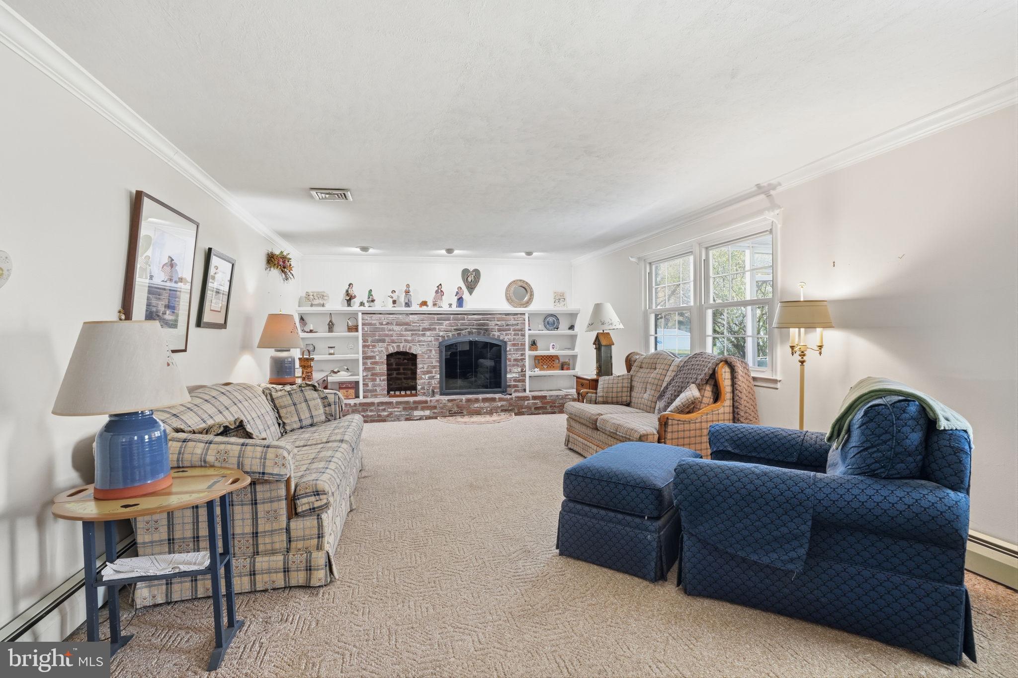 HEDGEROW WOODS - Residential