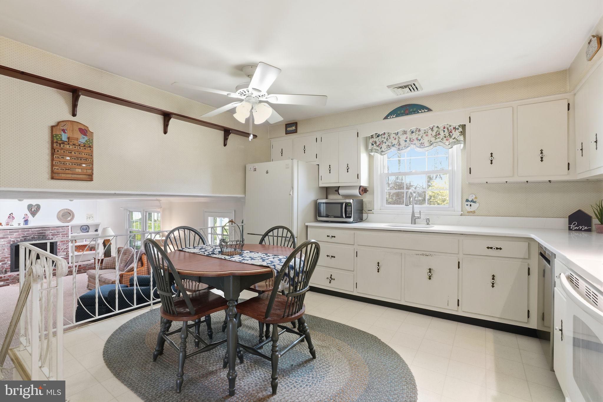 HEDGEROW WOODS - Residential