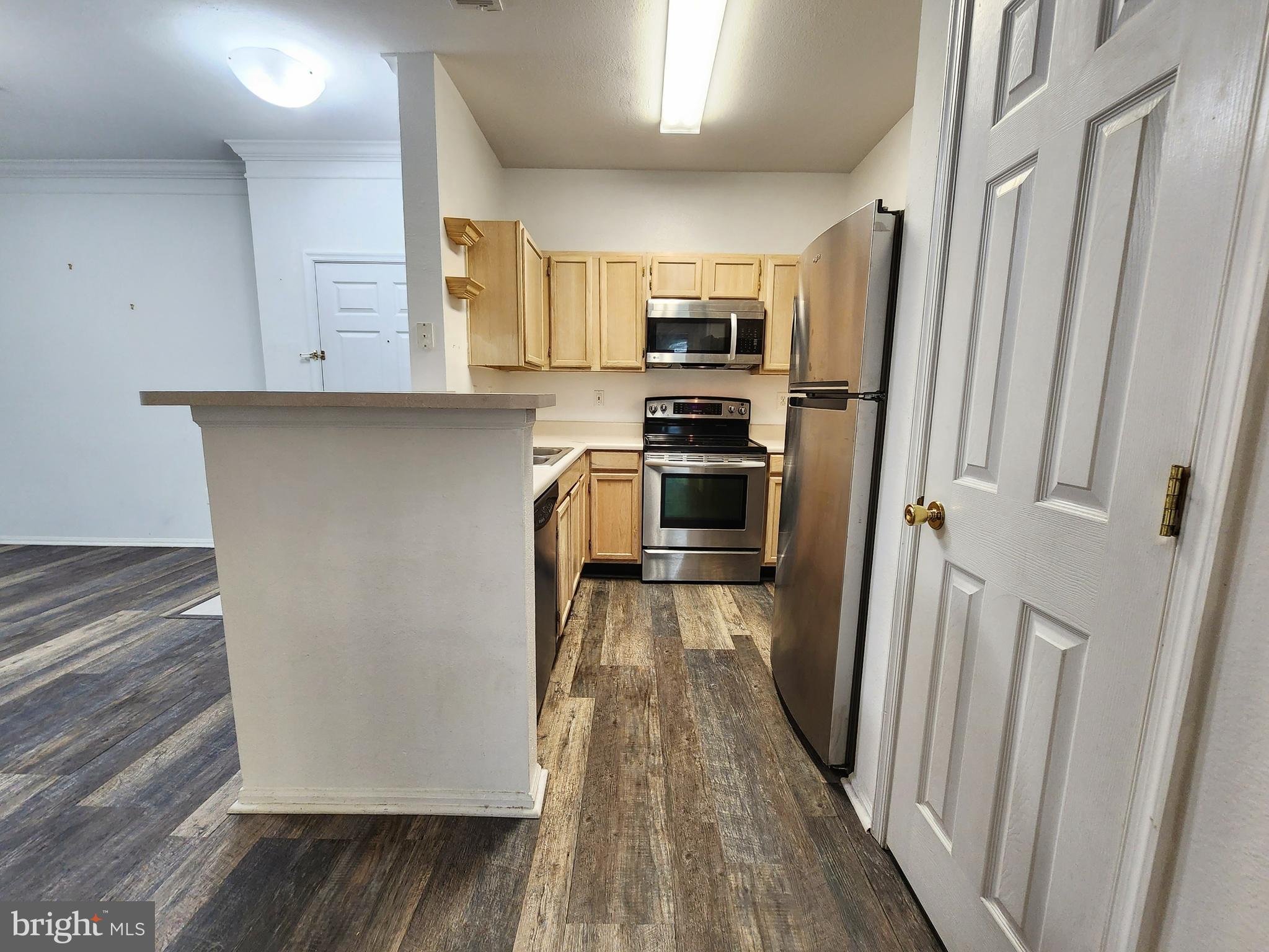 GATES OF MCLEAN - Residential