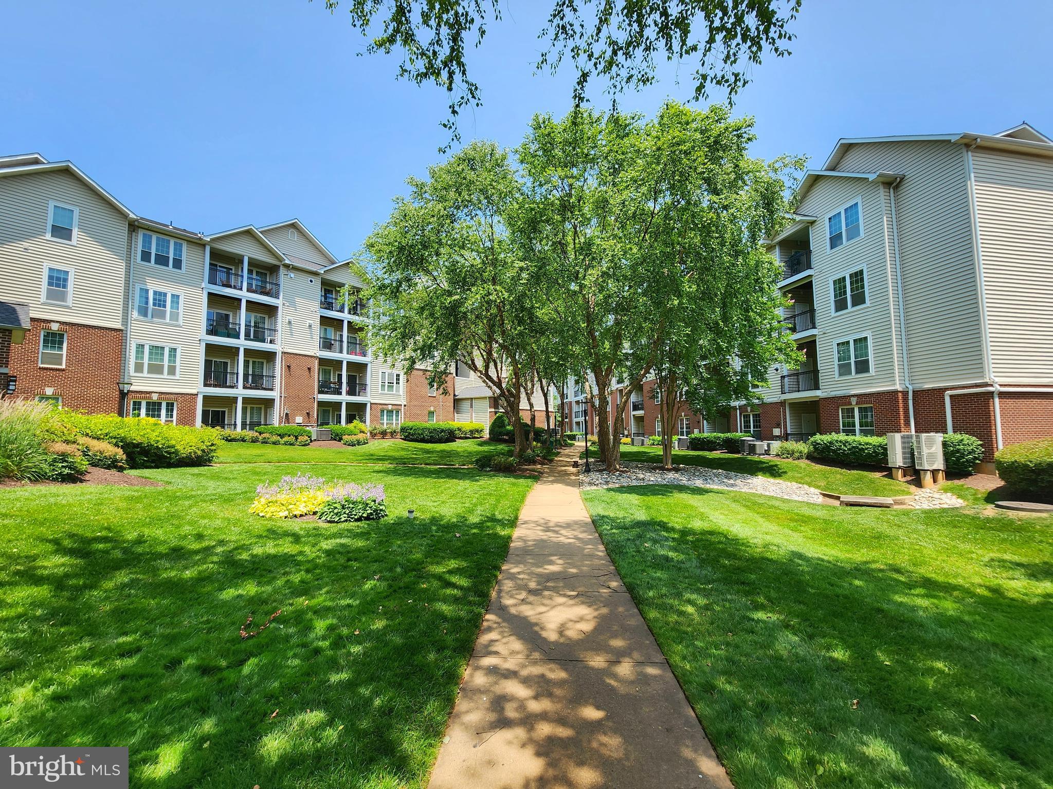 GATES OF MCLEAN - Residential