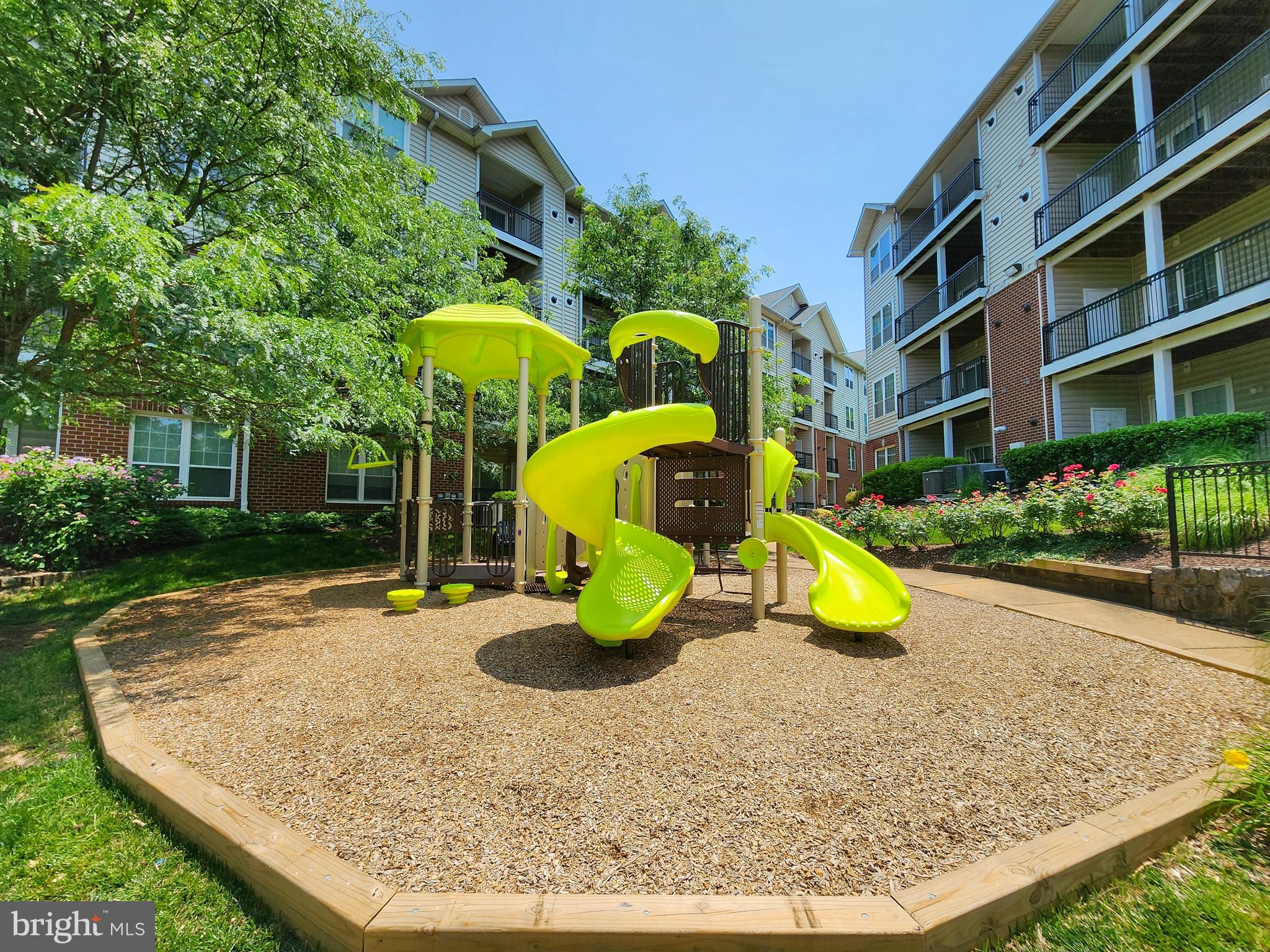 GATES OF MCLEAN - Residential