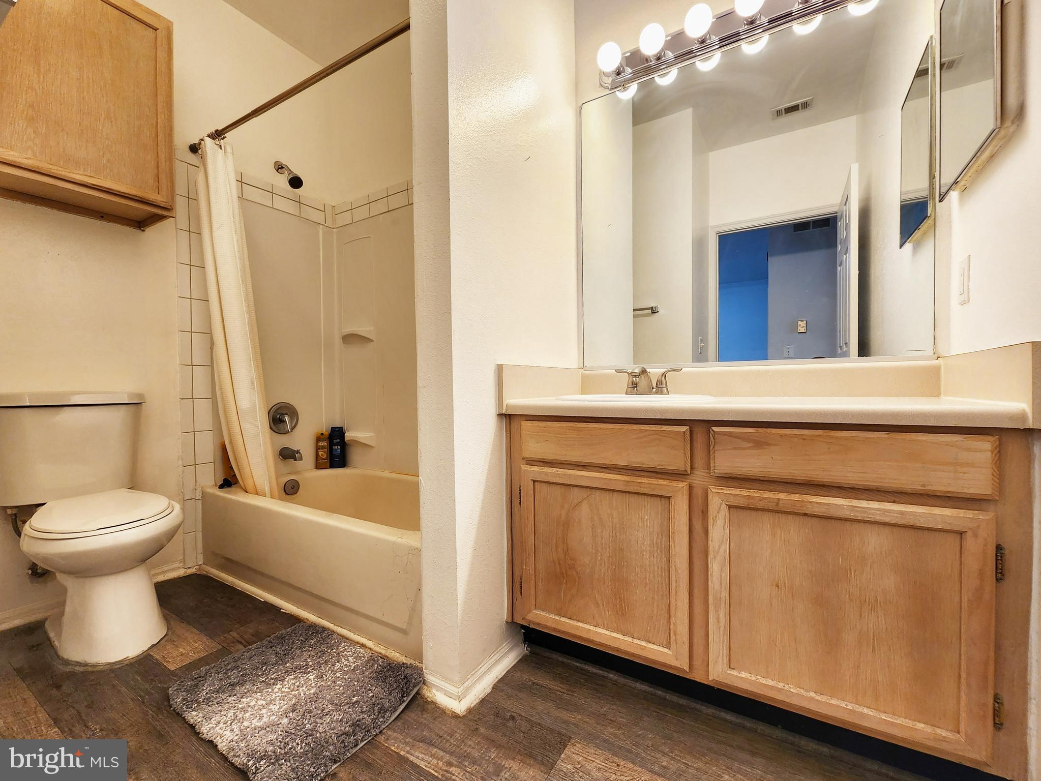 GATES OF MCLEAN - Residential