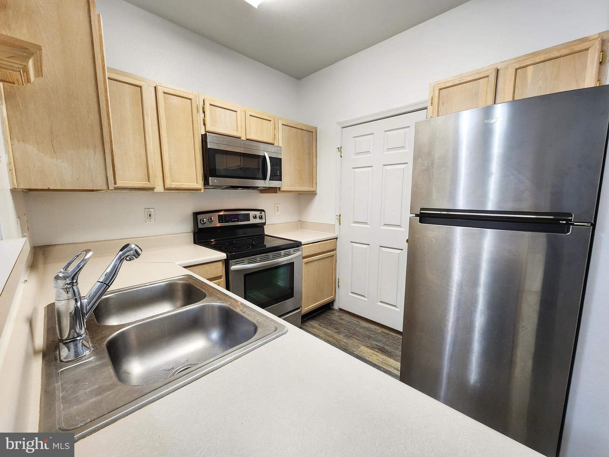 GATES OF MCLEAN - Residential