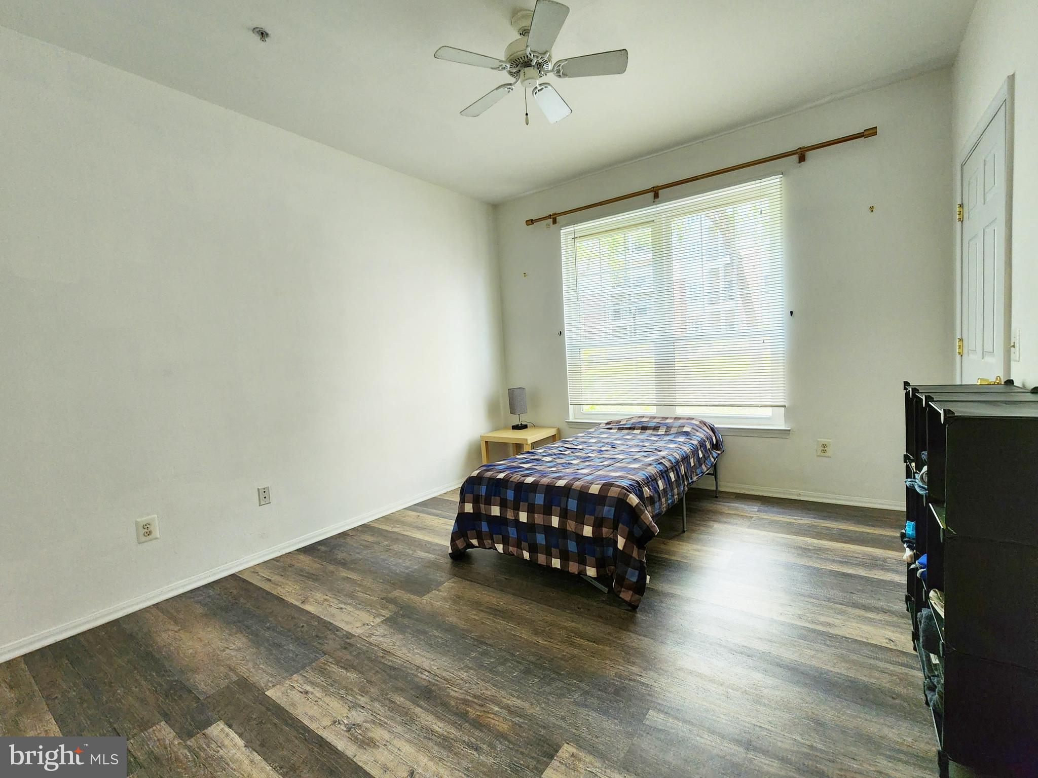 GATES OF MCLEAN - Residential