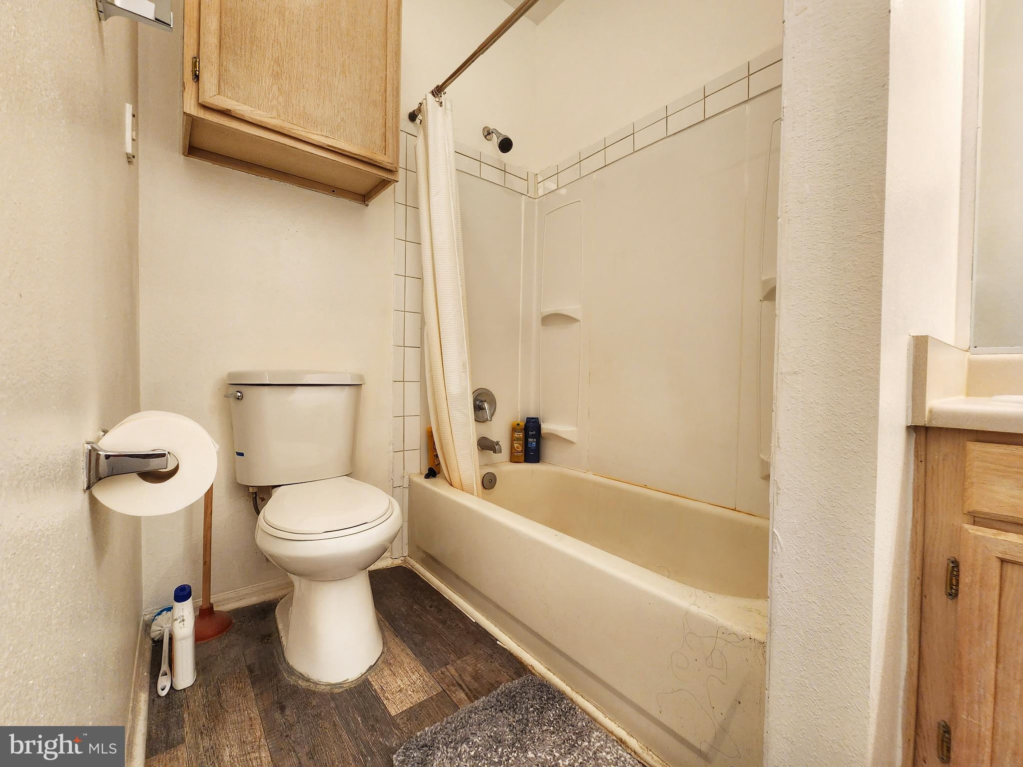 GATES OF MCLEAN - Residential