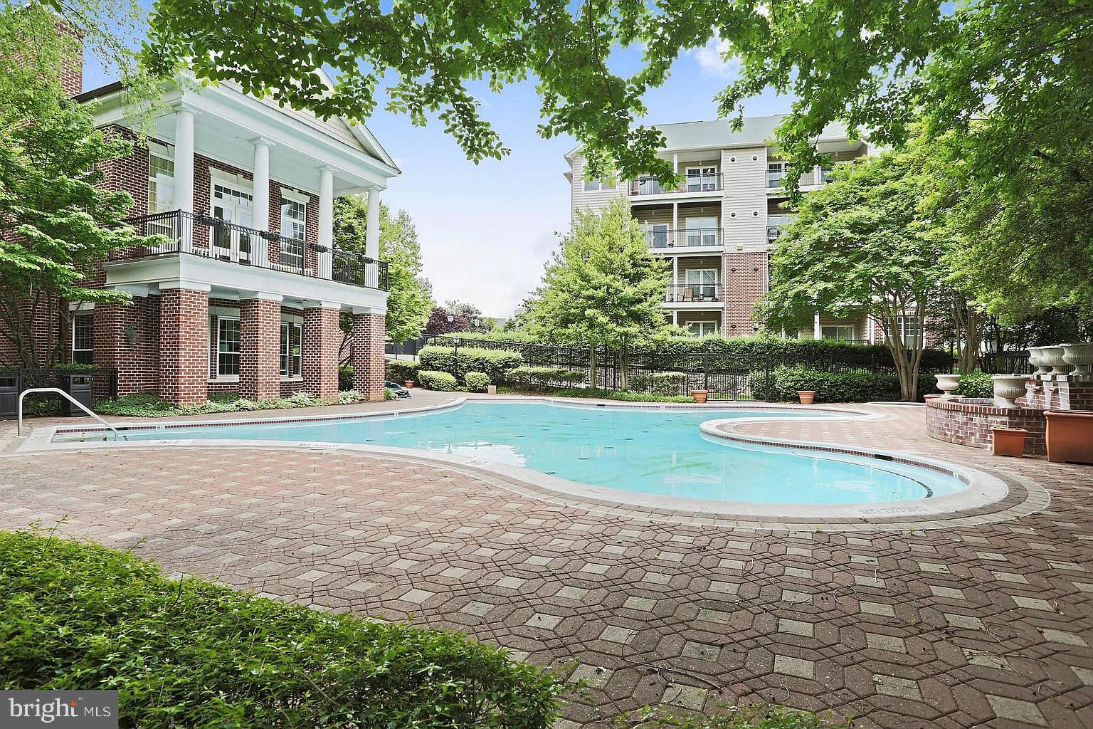 GATES OF MCLEAN - Residential