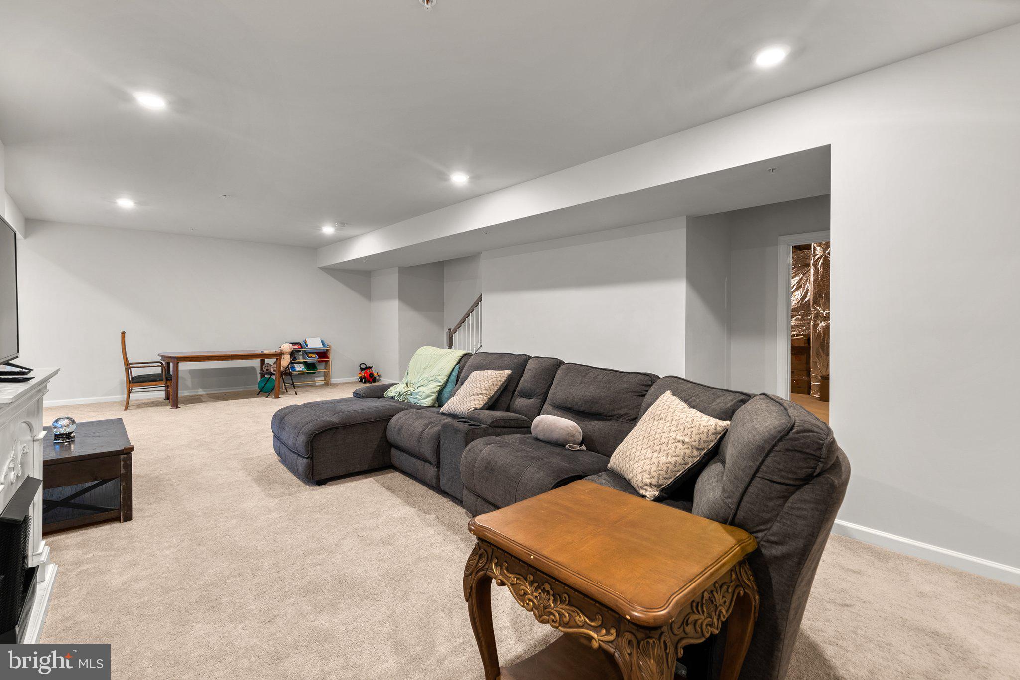 VILLAGES OF SAVANNAH - Residential