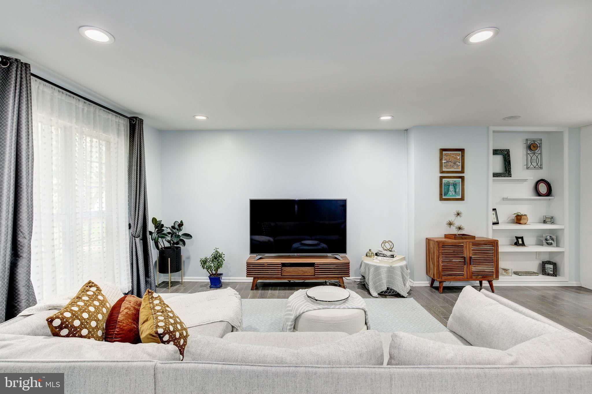 42 CAPRICORN COURT