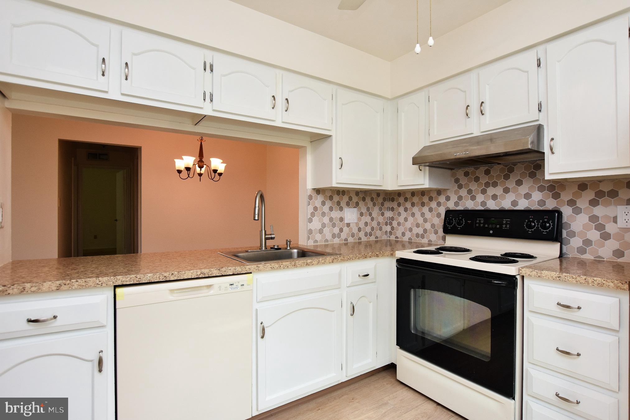 4304-B ADELAIDE DRIVE