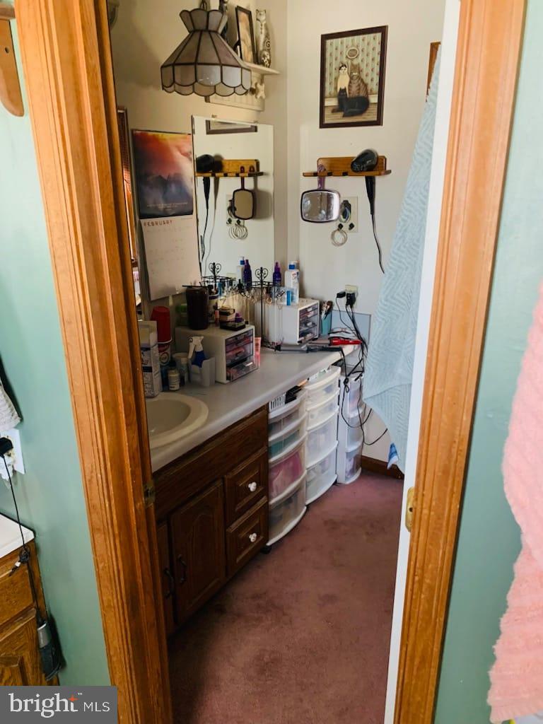 CHENOWETH HILLS - Residential